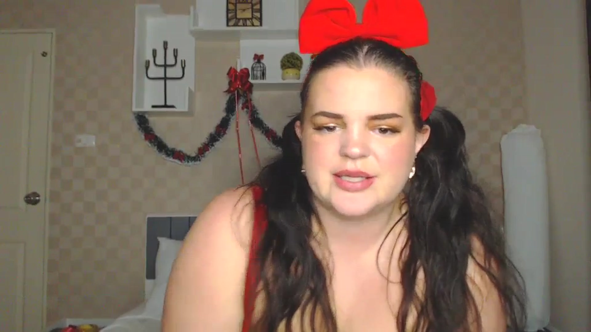 Gallery image thumbnail from Kaitlyn_xox's myfreecams stream on, 11/27/2023, 13:23 image 13 of 20