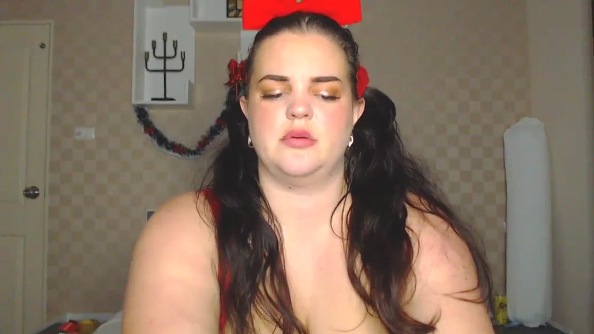 Gallery image thumbnail from Kaitlyn_xox's myfreecams stream on, 11/27/2023, 13:23 image 12 of 20