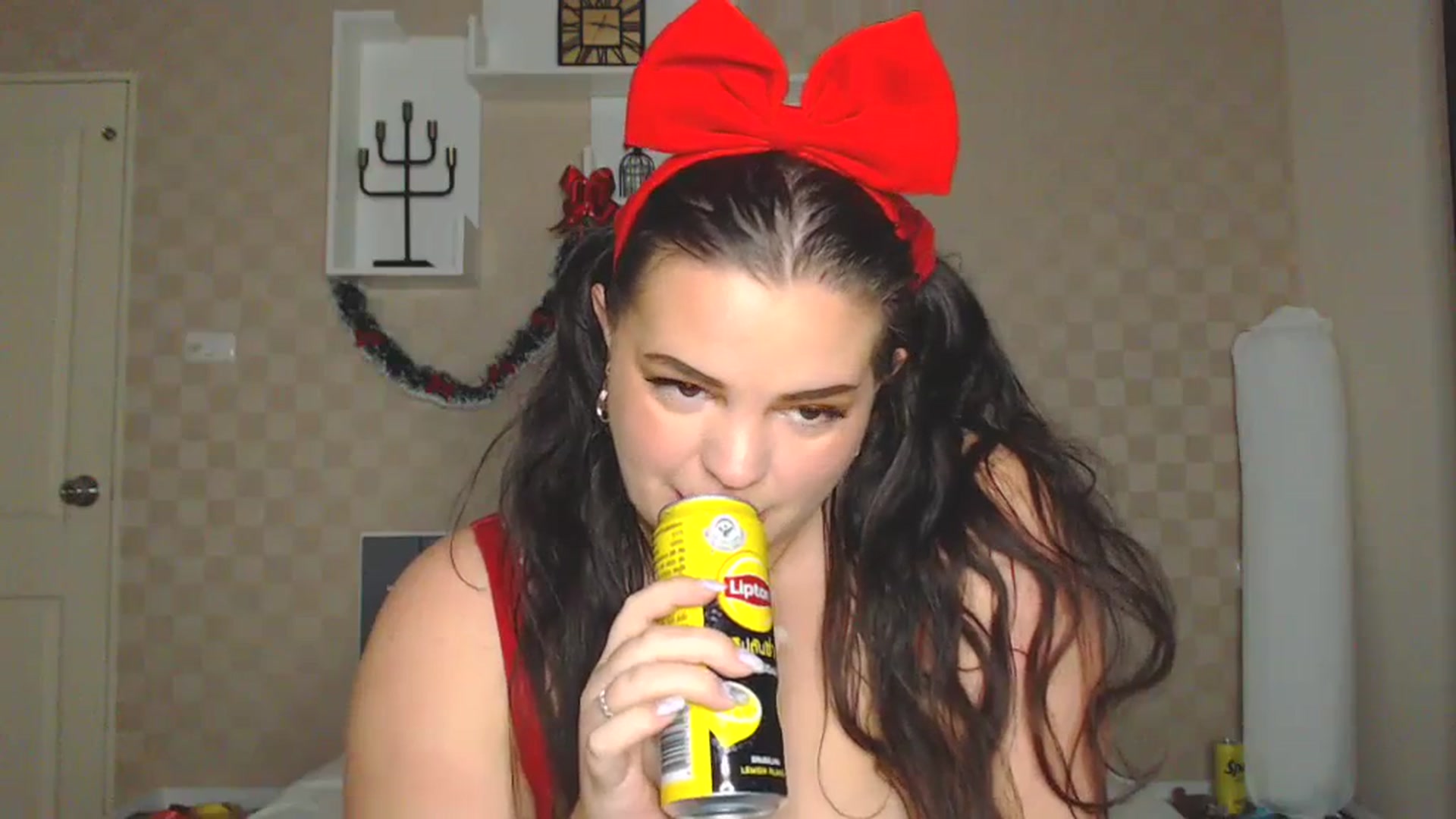 Gallery image thumbnail from Kaitlyn_xox's myfreecams stream on, 11/27/2023, 13:23 image 17 of 20