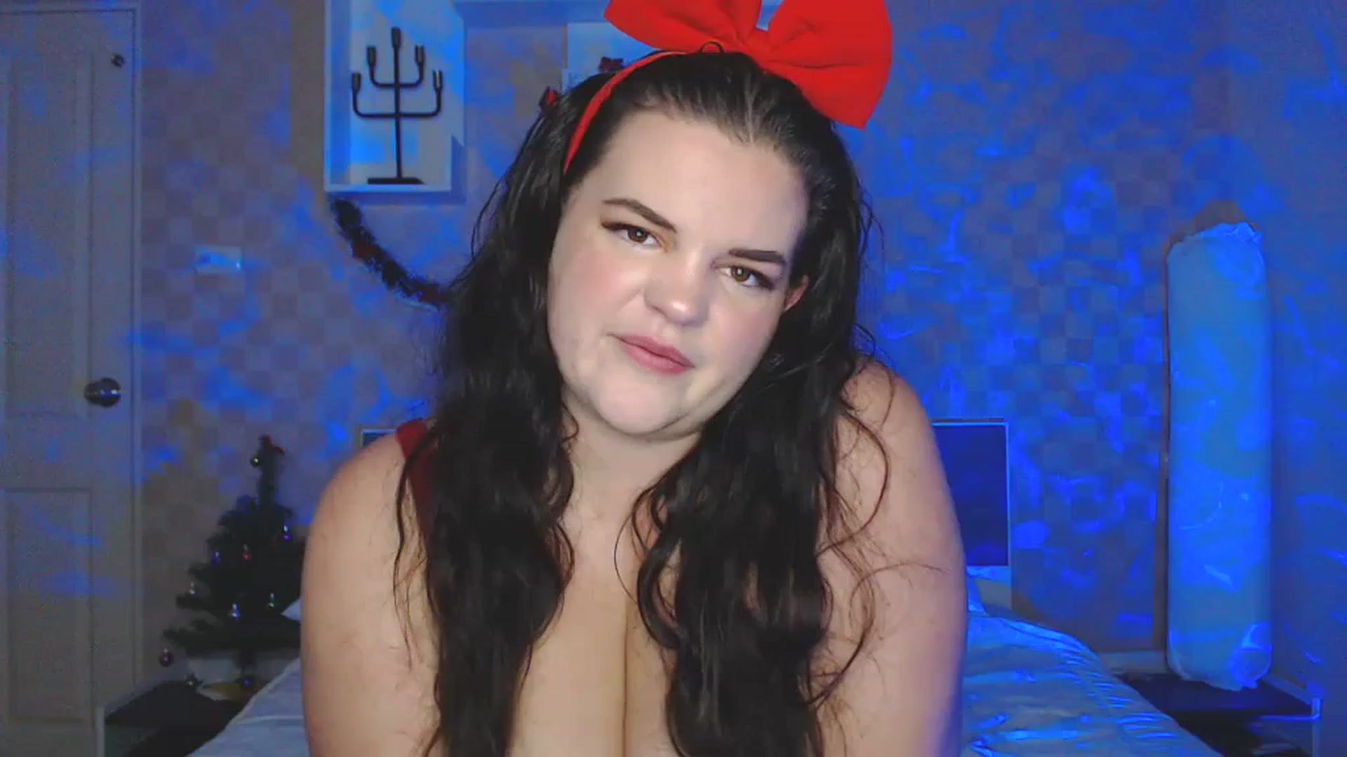 Gallery image thumbnail from Kaitlyn_xox's myfreecams stream on, 12/01/2023, 14:20 image 1 of 20