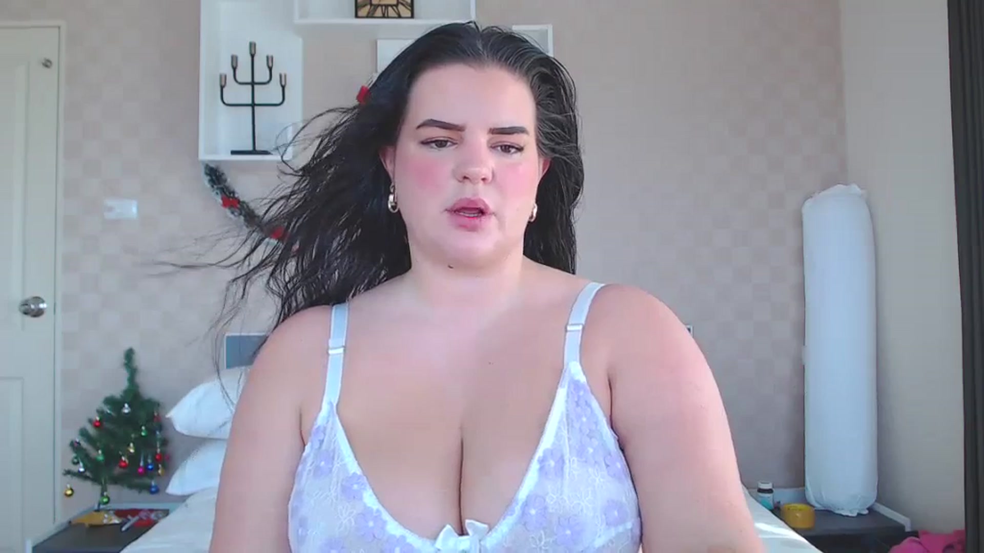 Gallery image thumbnail from Kaitlyn_xox's myfreecams stream on, 12/06/2023, 08:55 image 4 of 20