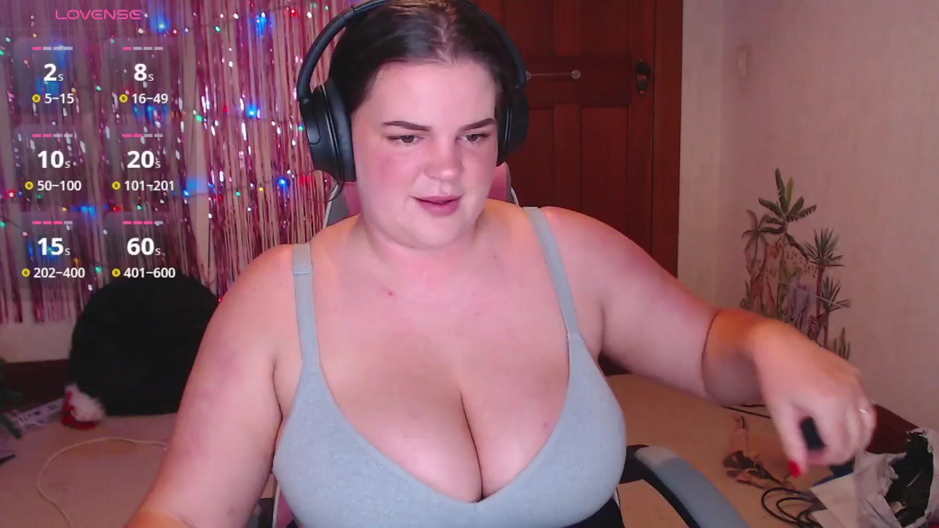 Gallery image thumbnail from Kaitlyn_xox's myfreecams stream on, 05/13/2025, 10:16 image 10 of 20