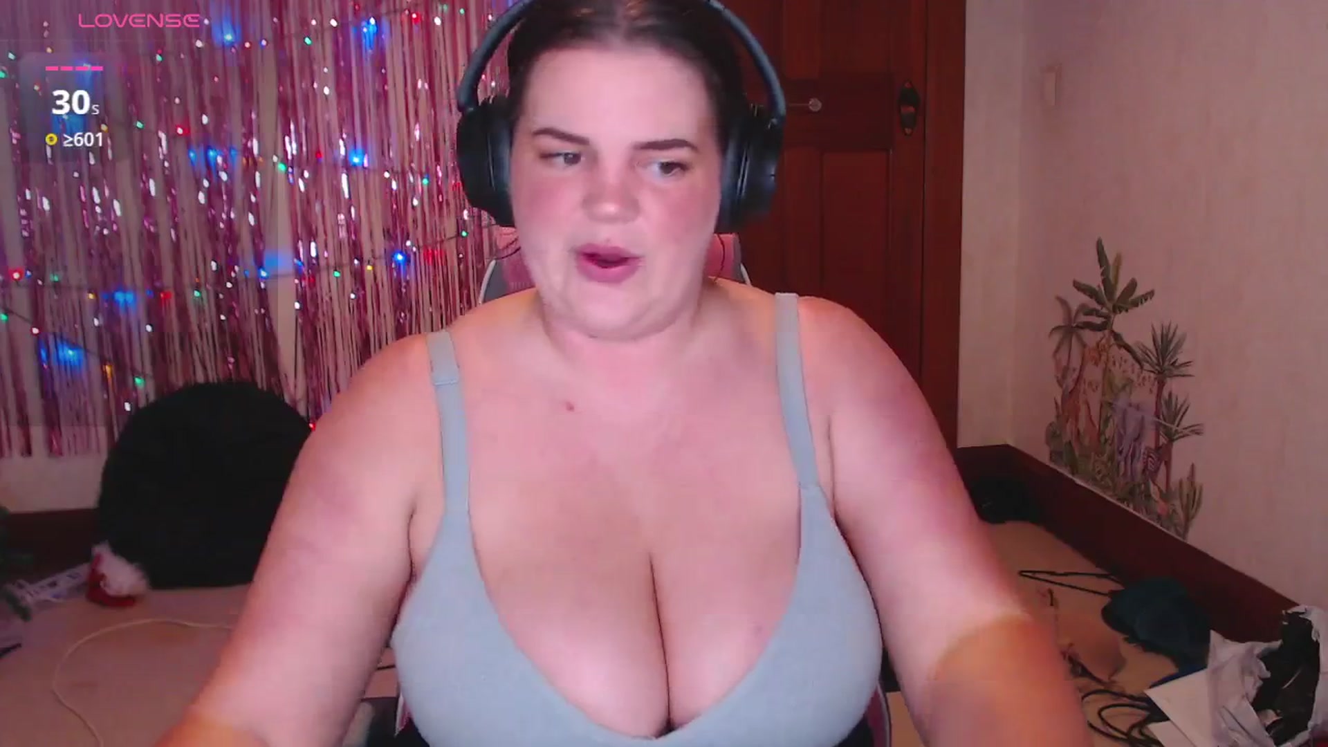 Gallery image thumbnail from Kaitlyn_xox's myfreecams stream on, 05/13/2025, 10:16 image 11 of 20
