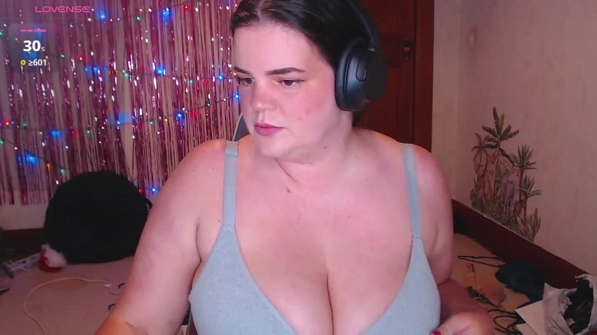 Gallery image thumbnail from Kaitlyn_xox's myfreecams stream on, 05/13/2025, 10:16 image 19 of 20