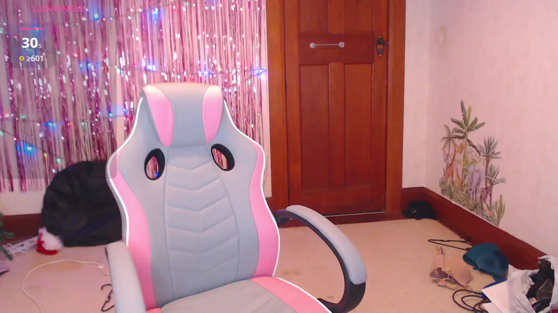 Gallery image thumbnail from Kaitlyn_xox's myfreecams stream on, 05/13/2025, 10:16 image 15 of 20