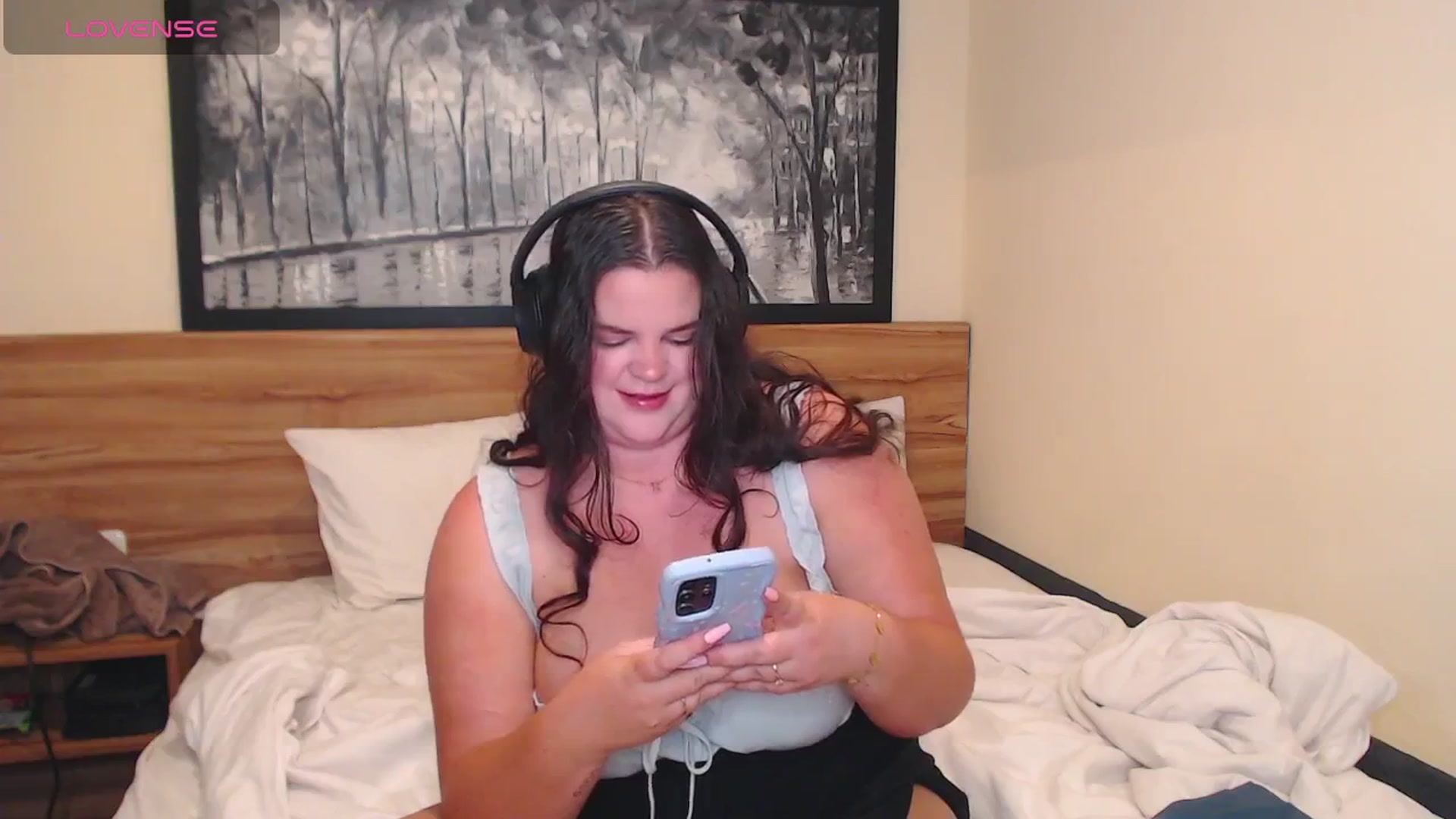 Gallery image thumbnail from Kaitlyn_xox's myfreecams stream on, 06/03/2025, 11:38 image 2 of 20