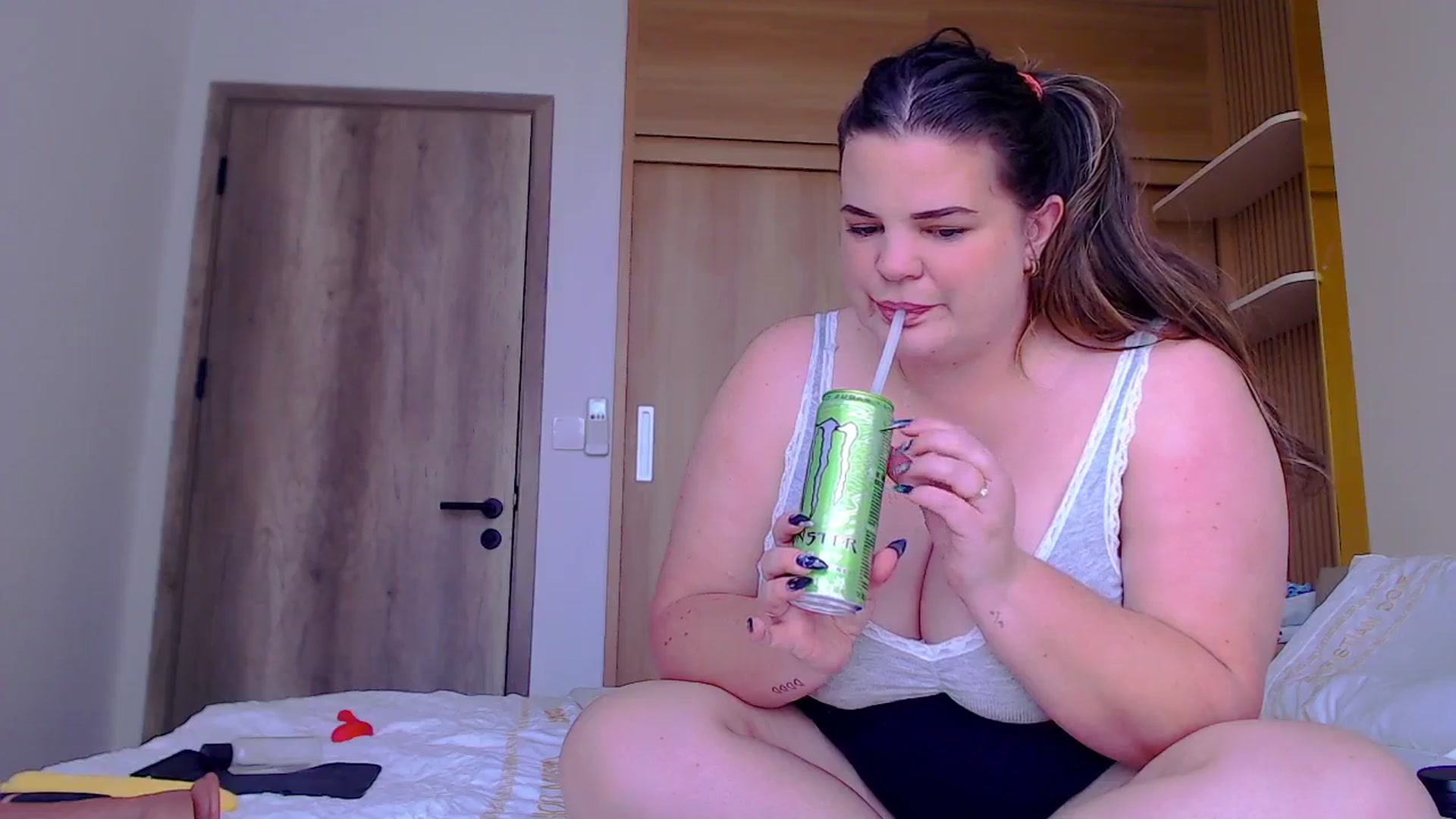 Gallery image thumbnail from Kaitlyn_xox's myfreecams stream on, 04/29/2026, 10:21 image 6 of 20
