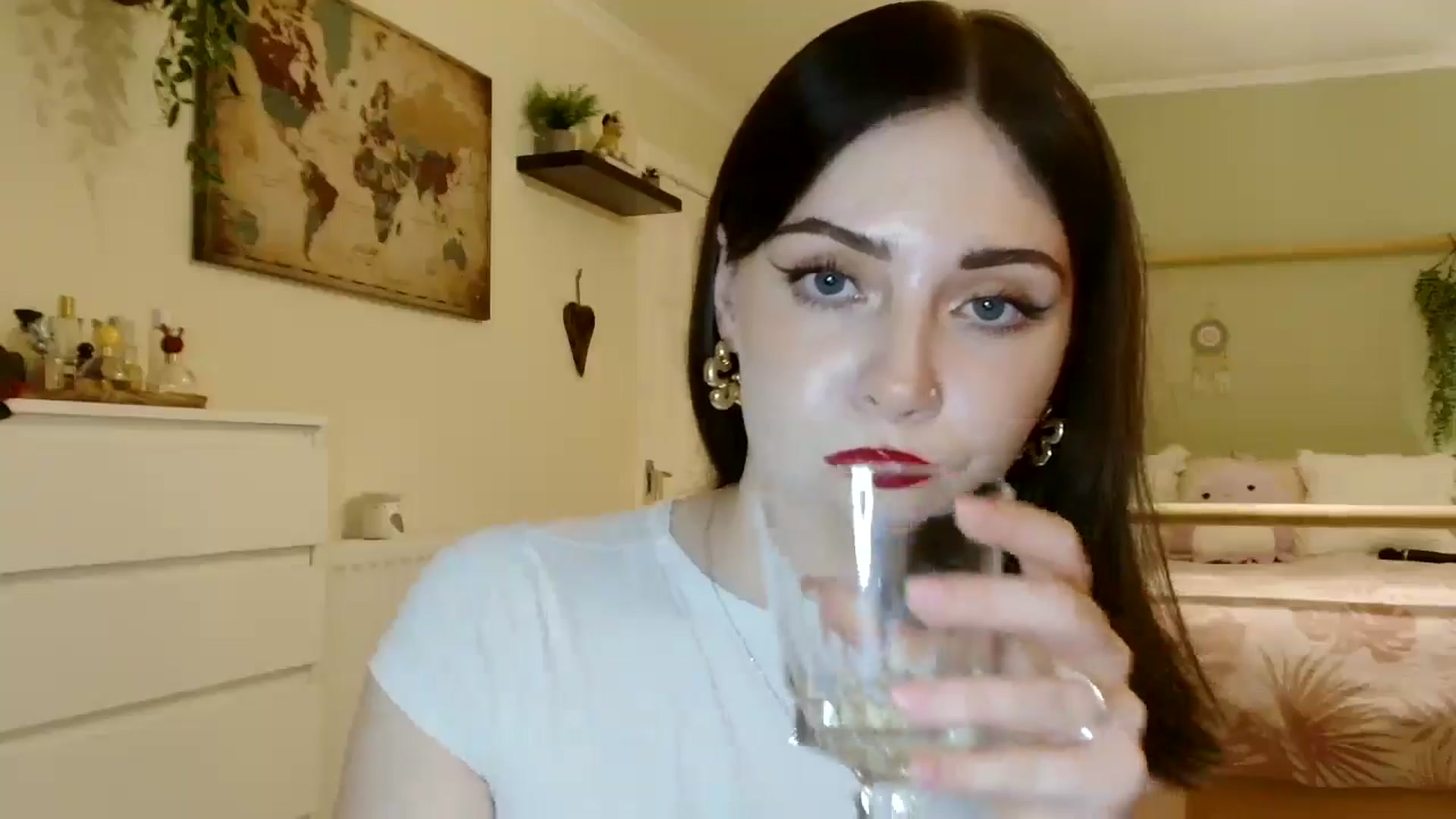 Gallery image thumbnail from Kaitrose's myfreecams stream on, 08/08/2025, 24:00 image 17 of 20