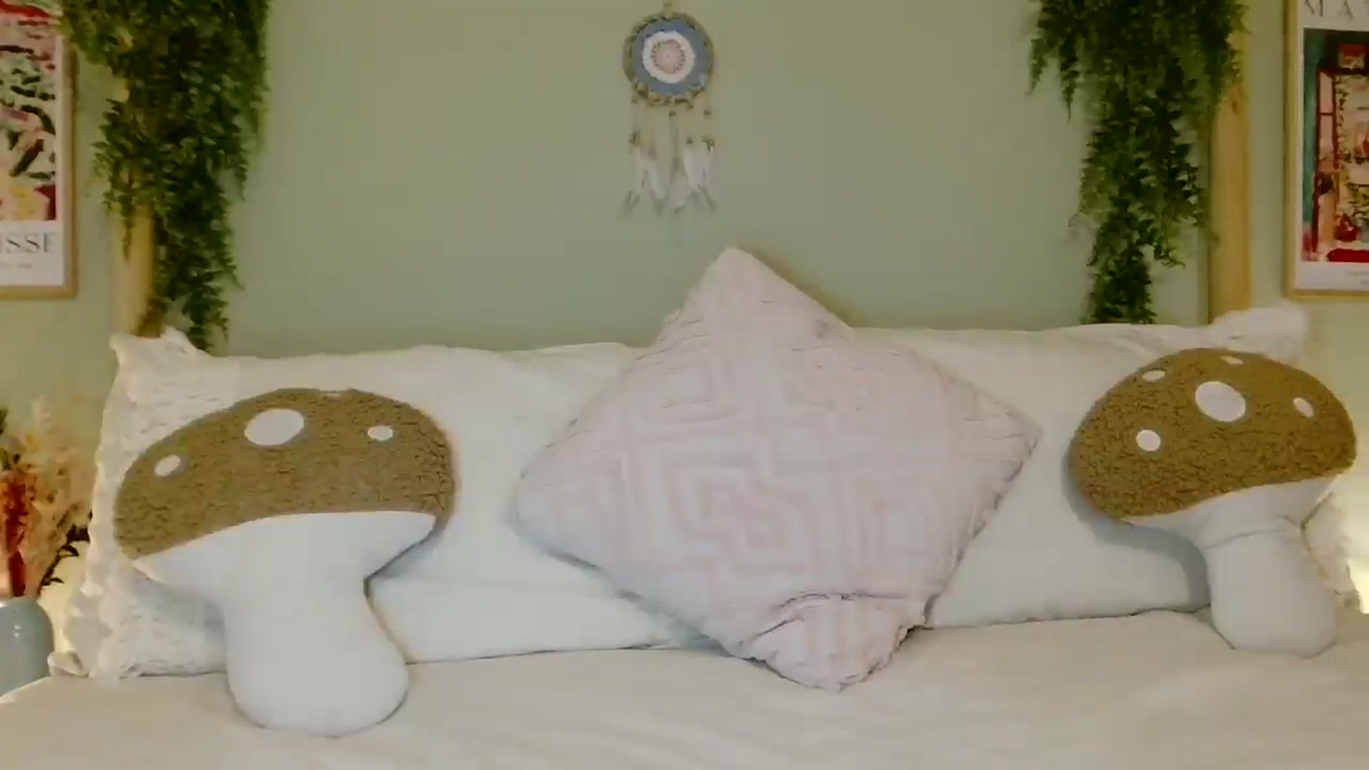 Gallery image thumbnail from Kaitrose's myfreecams stream on, 09/10/2025, 24:30 image 19 of 20
