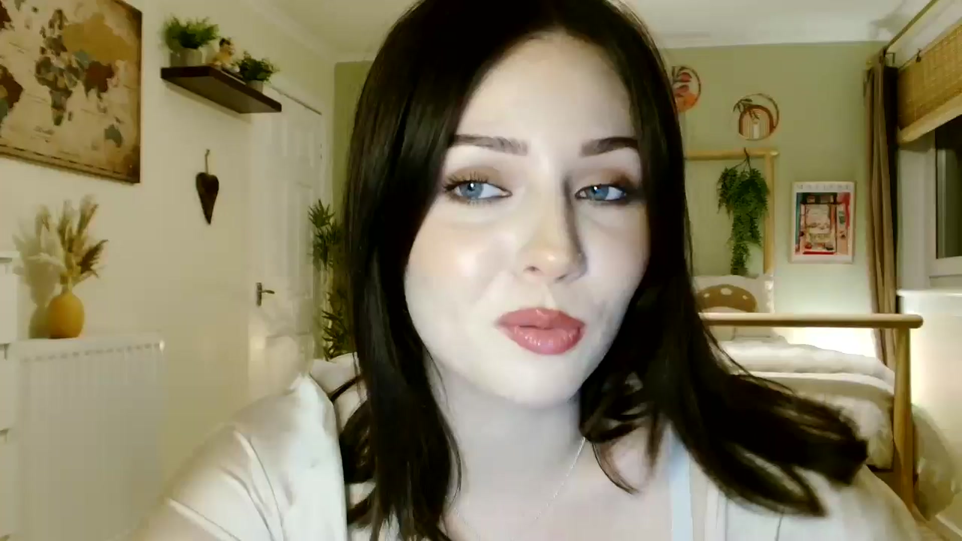 Gallery image thumbnail from Kaitrose's myfreecams stream on, 09/15/2025, 21:08 image 16 of 20