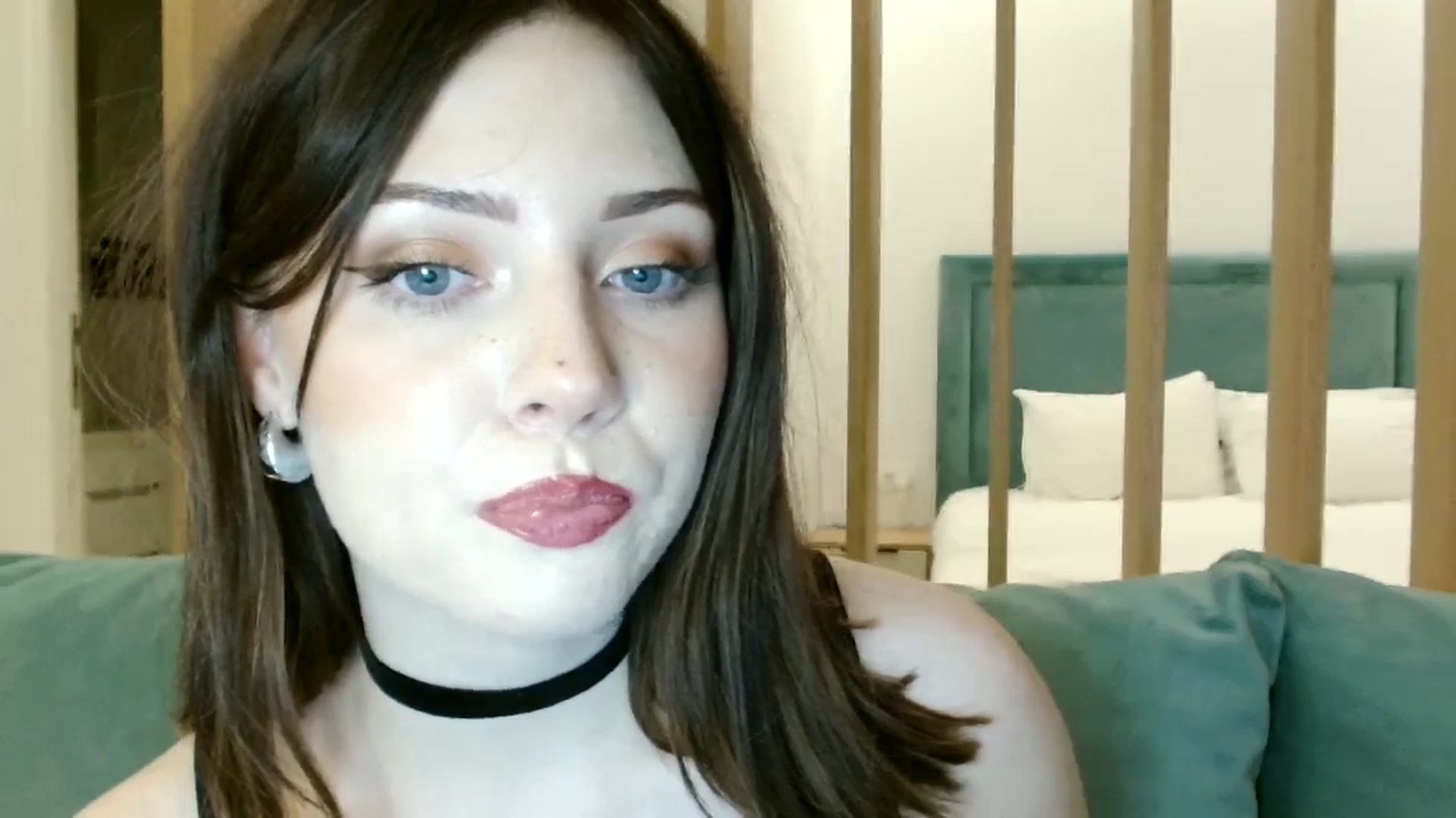 Gallery image thumbnail from Kaitrose's myfreecams stream on, 10/21/2025, 20:23 image 17 of 20