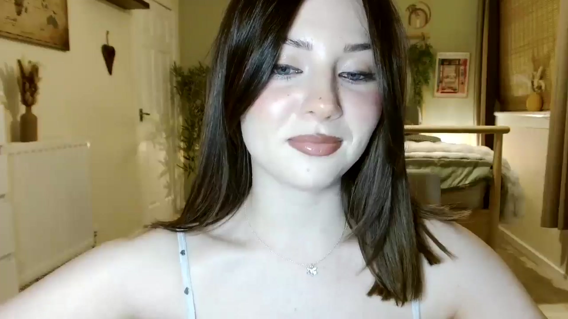 Gallery image thumbnail from Kaitrose's myfreecams stream on, 11/21/2025, 24:15 image 16 of 20