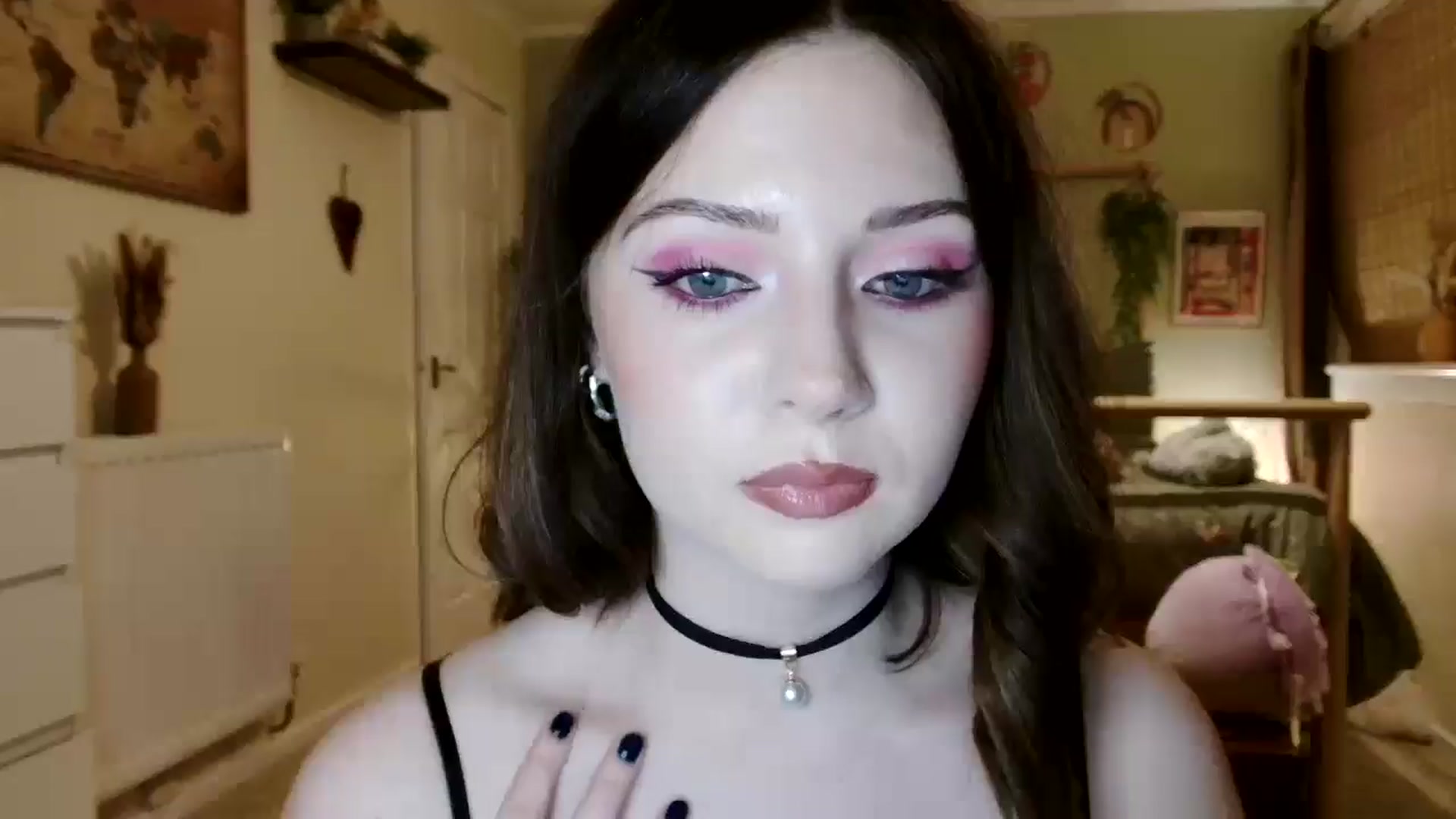 Gallery image thumbnail from Kaitrose's myfreecams stream on, 11/27/2025, 24:26 image 15 of 20