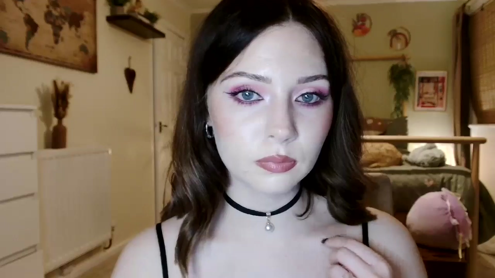 Gallery image thumbnail from Kaitrose's myfreecams stream on, 11/27/2025, 24:26 image 16 of 20