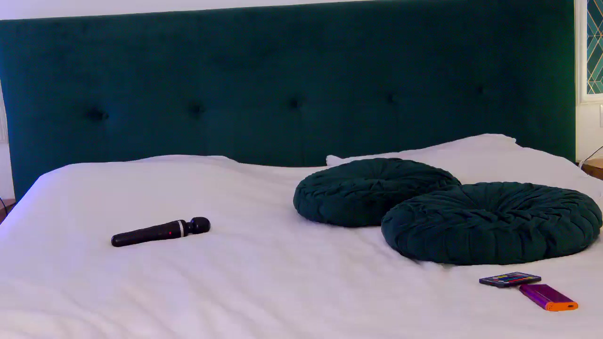 Gallery image thumbnail from KalIySya___'s myfreecams stream on, 05/29/2024, 21:40 image 14 of 20