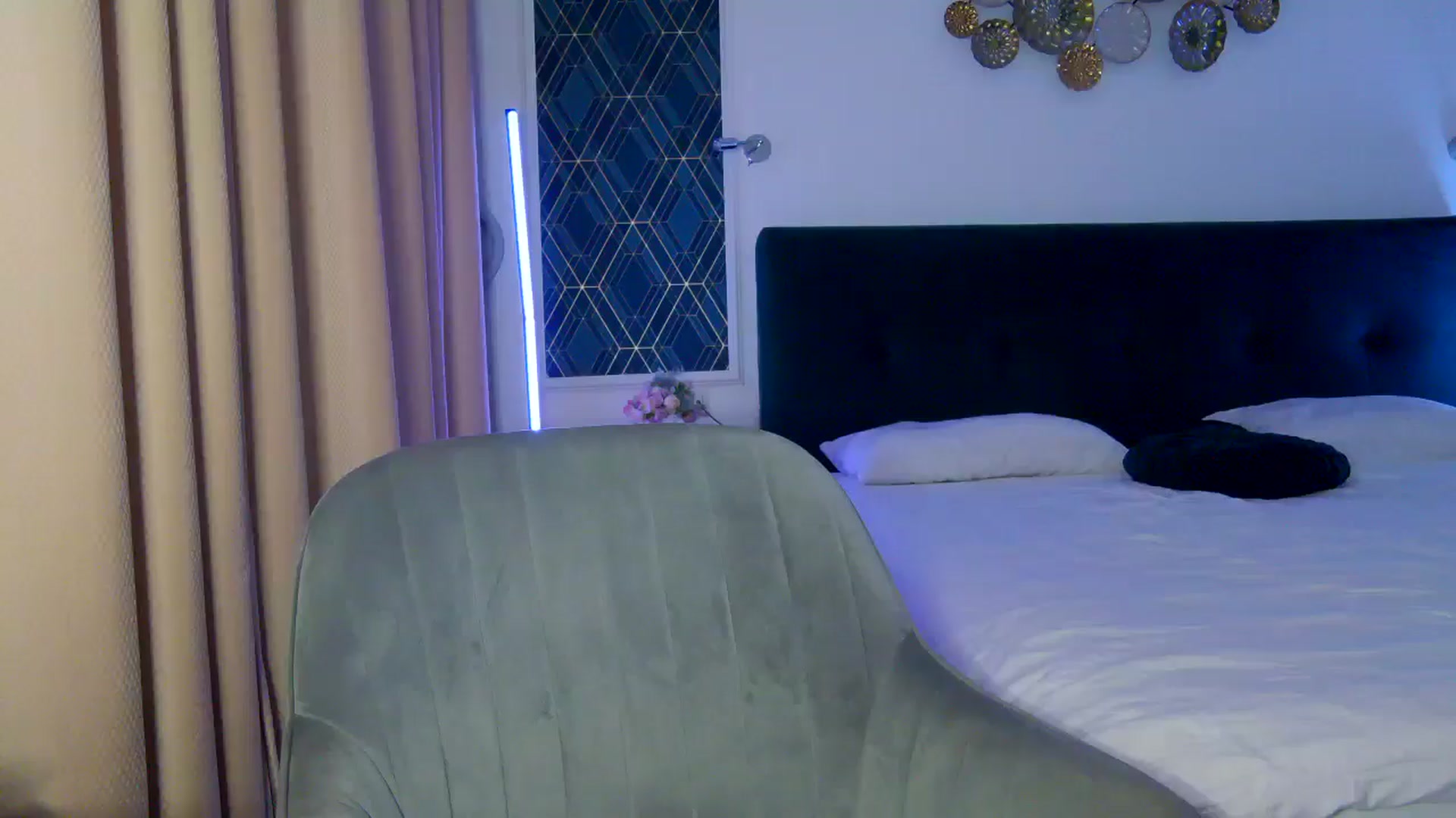 Gallery image thumbnail from KalIySya___'s myfreecams stream on, 06/05/2024, 20:38 image 18 of 20