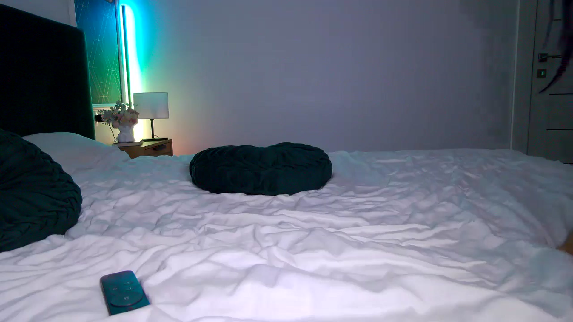 Gallery image thumbnail from KalIySya___'s myfreecams stream on, 09/21/2024, 17:41 image 14 of 20