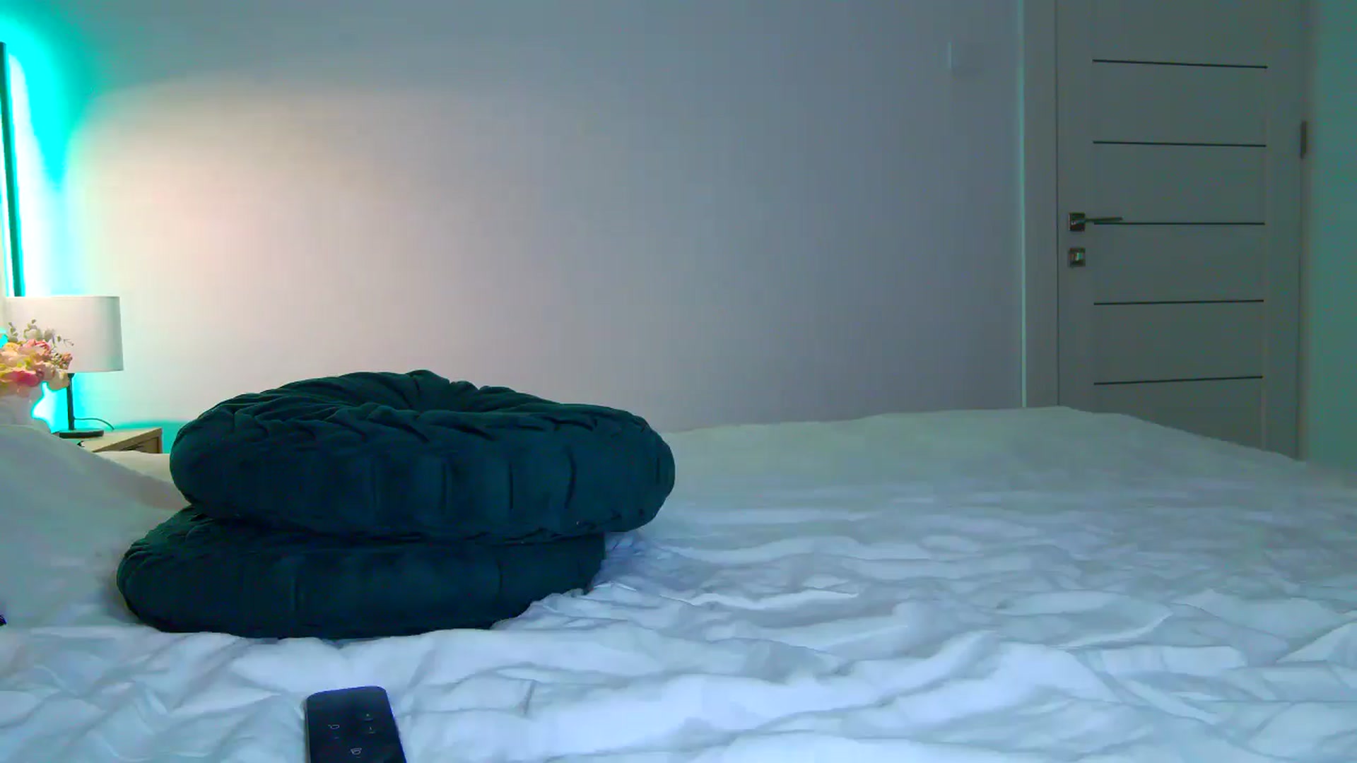 Gallery image thumbnail from KalIySya___'s myfreecams stream on, 10/15/2024, 17:38 image 12 of 20