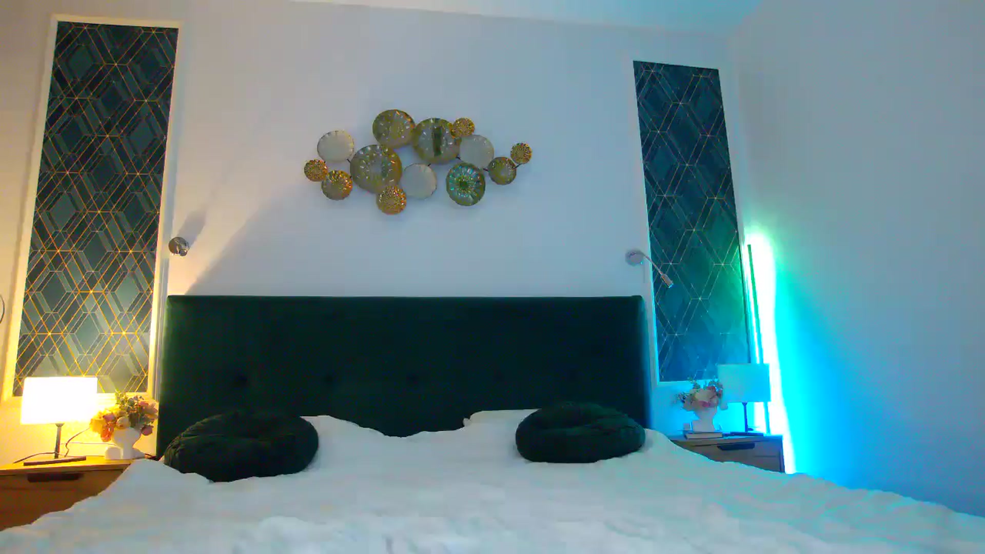 Gallery image thumbnail from KalIySya___'s myfreecams stream on, 10/16/2024, 18:10 image 2 of 20