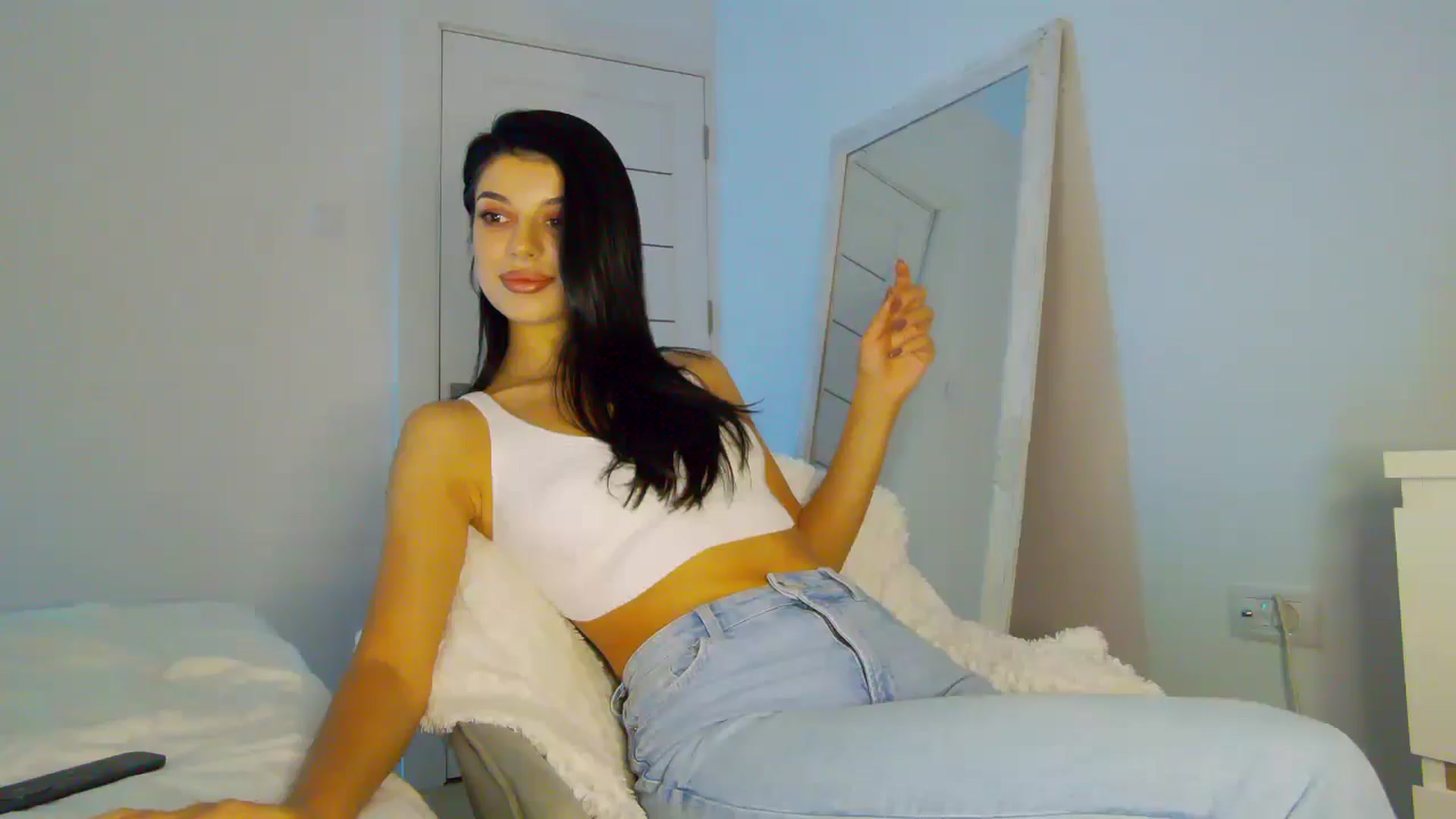 Gallery image thumbnail from KalIySya___'s myfreecams stream on, 10/19/2024, 15:36 image 9 of 20