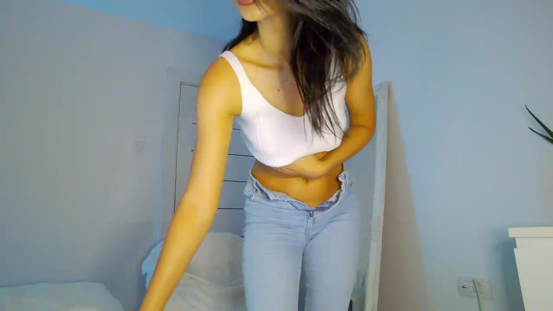 Gallery image thumbnail from KalIySya___'s myfreecams stream on, 10/19/2024, 15:36 image 20 of 20
