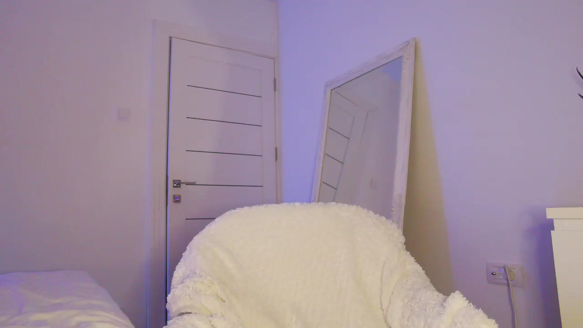 Gallery image thumbnail from KalIySya___'s myfreecams stream on, 10/19/2024, 16:19 image 9 of 20