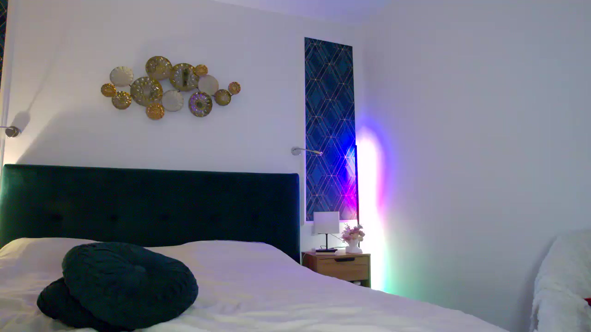 Gallery image thumbnail from KalIySya___'s myfreecams stream on, 10/21/2024, 21:32 image 4 of 20