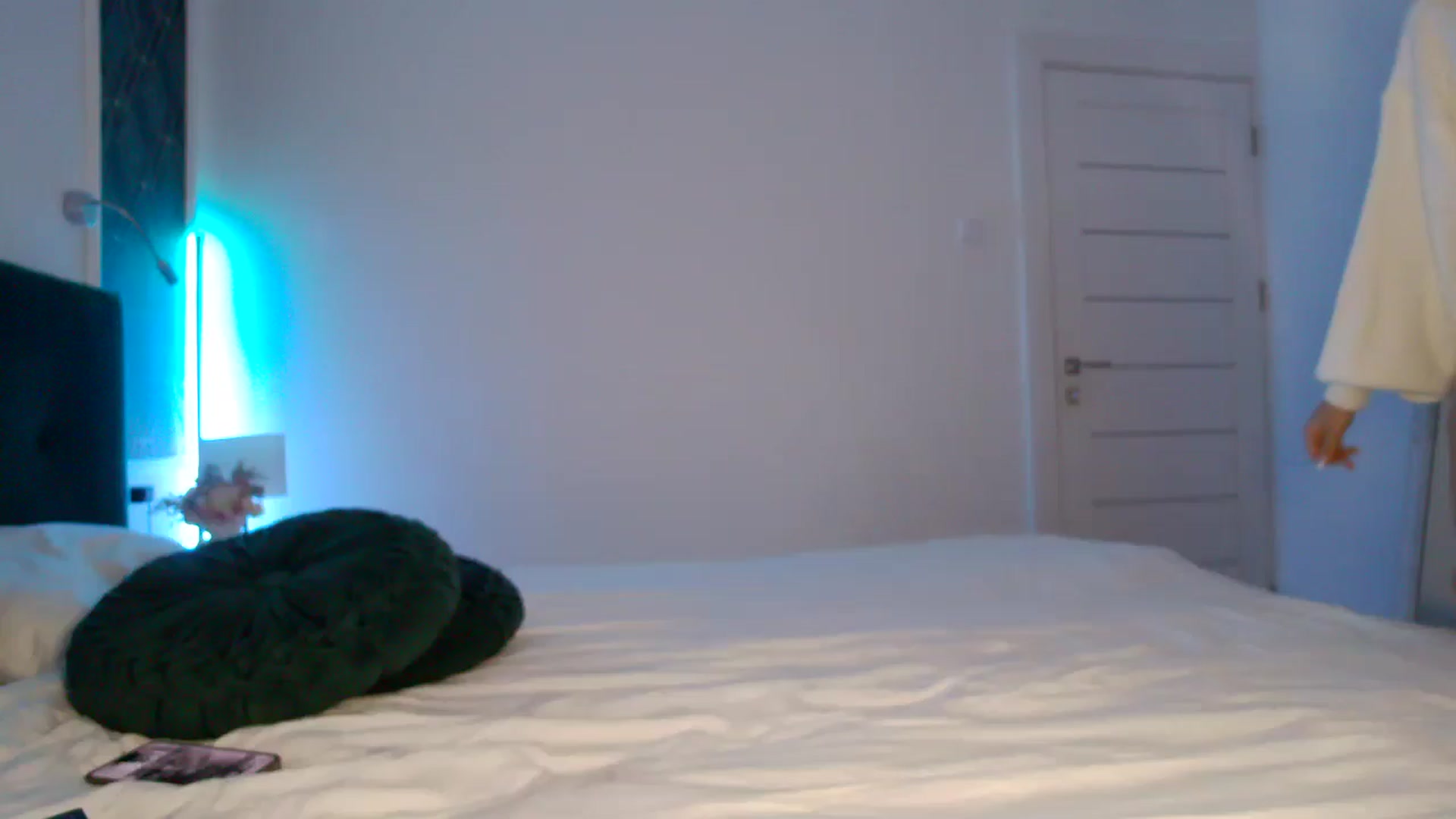 Gallery image thumbnail from KalIySya___'s myfreecams stream on, 11/22/2024, 10:37 image 18 of 20