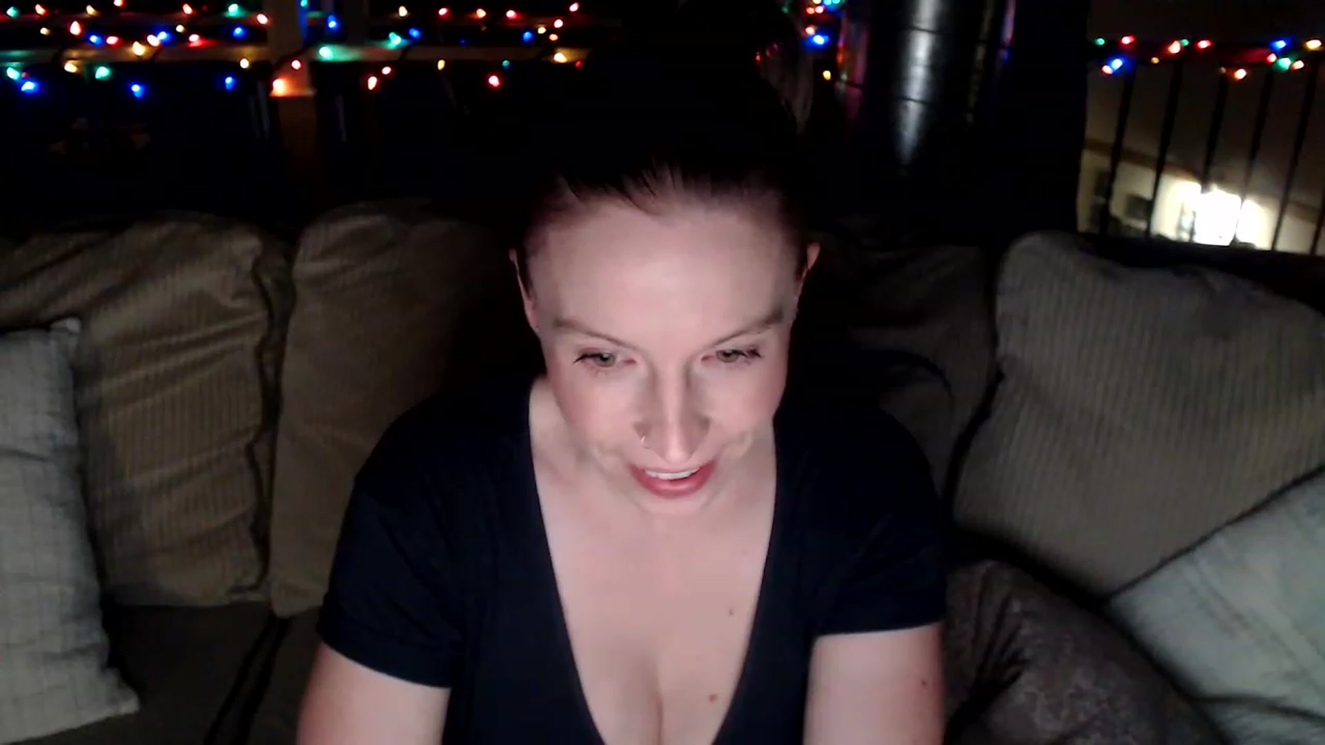 Gallery image thumbnail from KaliGunz's myfreecams stream on, 11/22/2022, 07:07 image 13 of 20