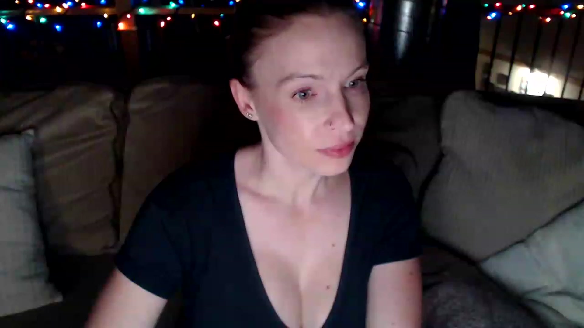 Gallery image thumbnail from KaliGunz's myfreecams stream on, 11/22/2022, 07:07 image 16 of 20
