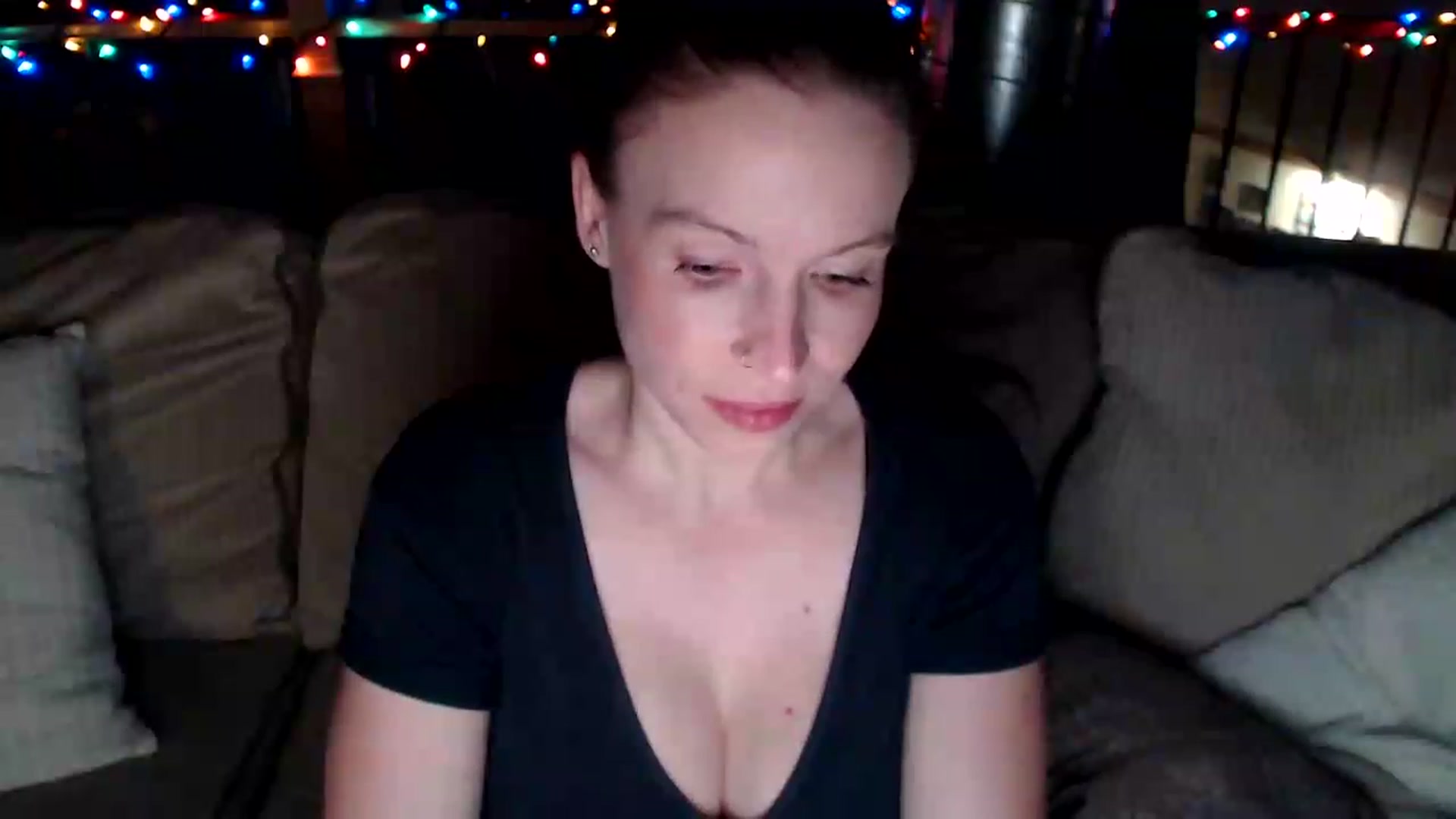 Gallery image thumbnail from KaliGunz's myfreecams stream on, 11/22/2022, 07:07 image 17 of 20