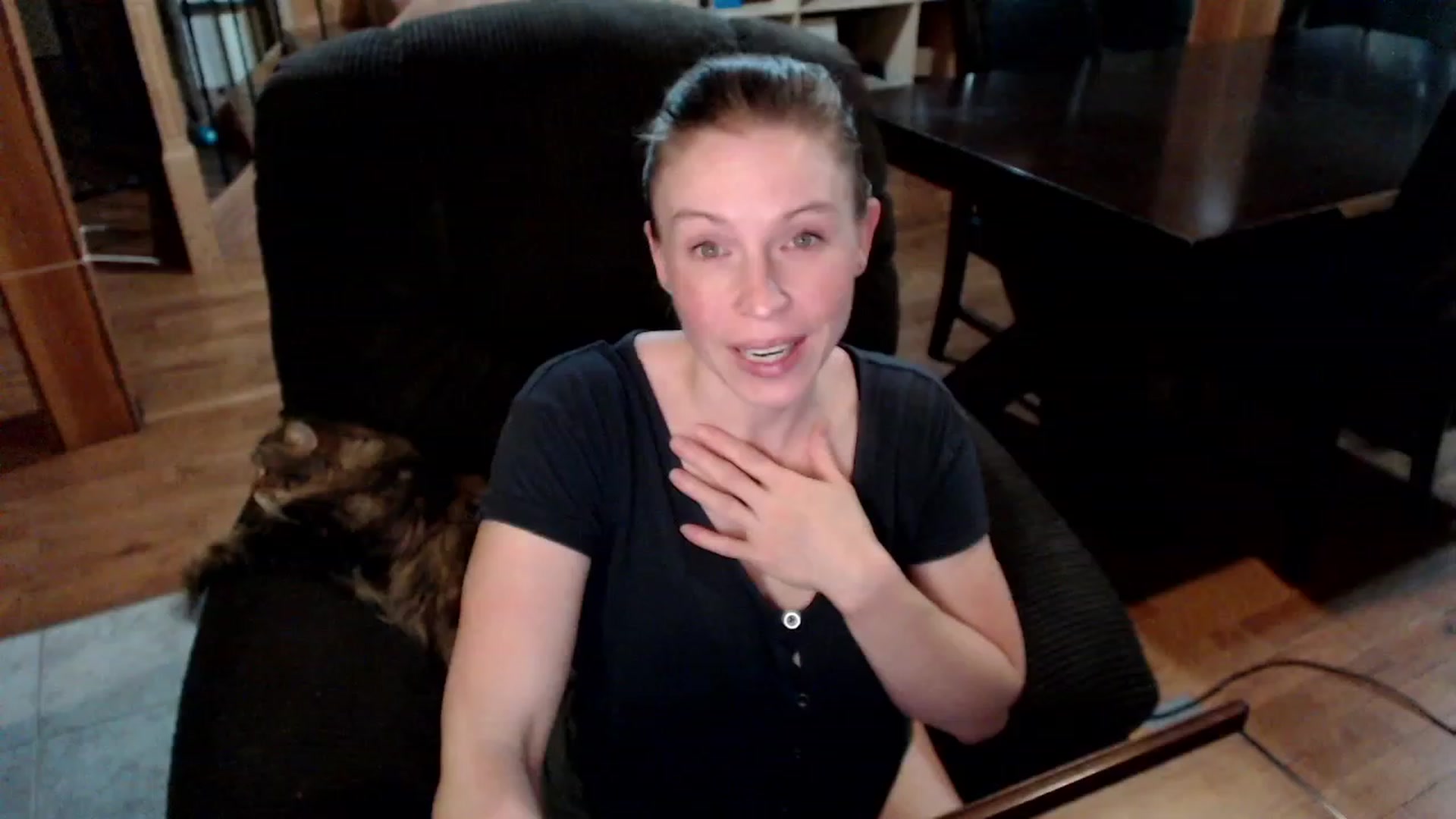 Gallery image thumbnail from KaliGunz's myfreecams stream on, 12/04/2022, 05:23 image 3 of 20