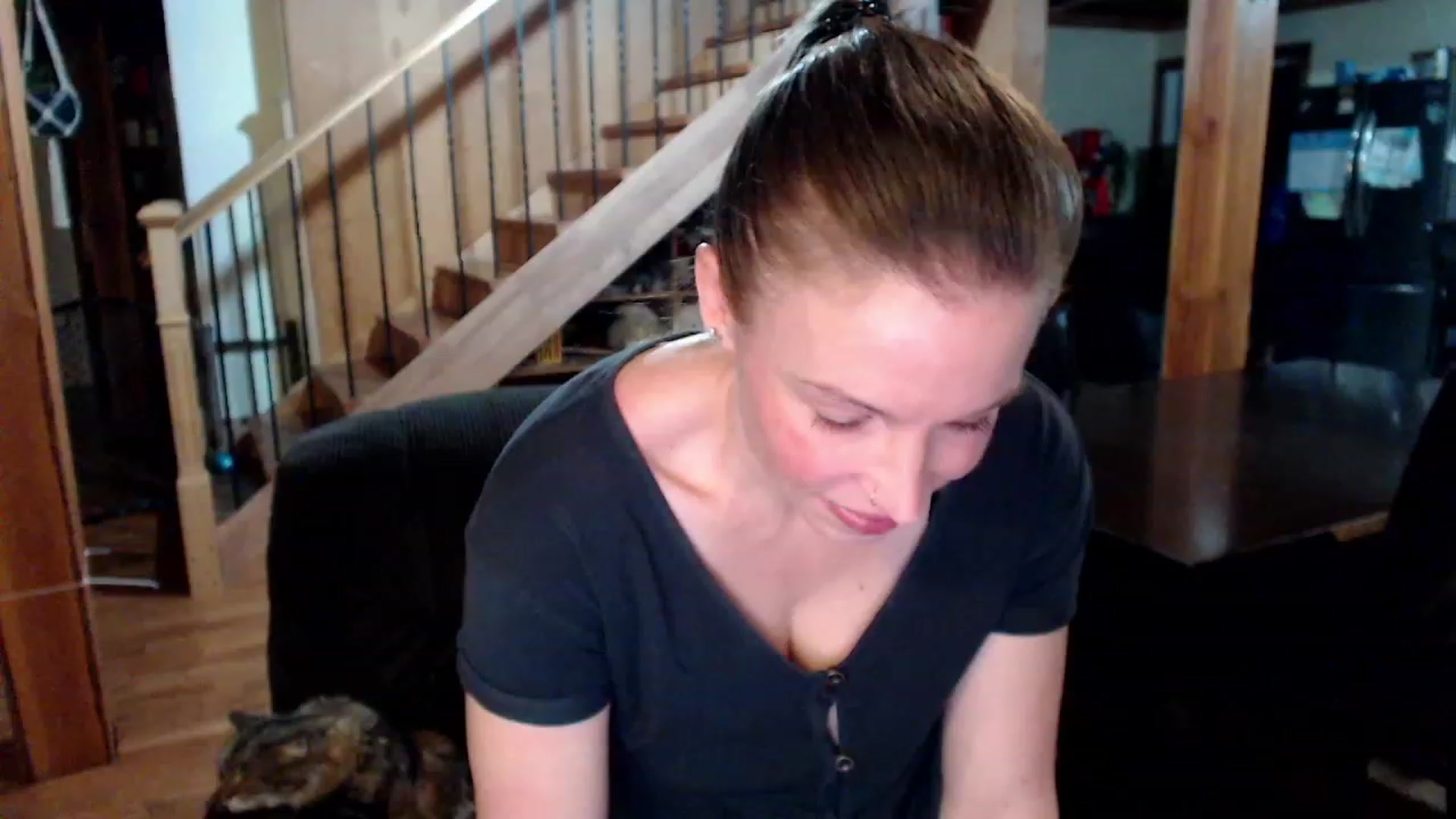 Gallery image thumbnail from KaliGunz's myfreecams stream on, 12/04/2022, 05:23 image 2 of 20