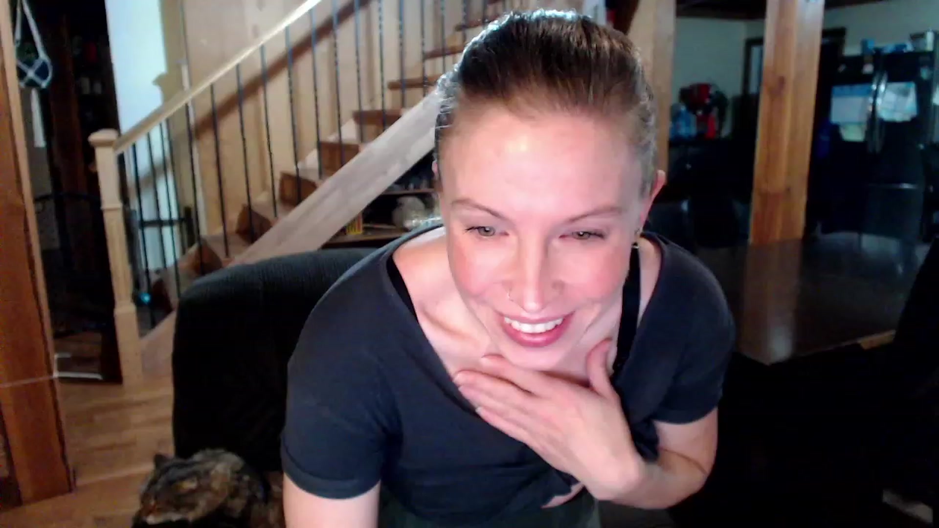 Gallery image thumbnail from KaliGunz's myfreecams stream on, 12/04/2022, 05:23 image 1 of 20