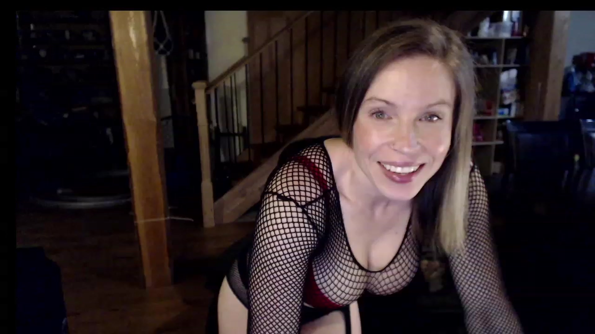 Gallery image thumbnail from KaliGunz's myfreecams stream on, 12/10/2022, 04:59 image 11 of 20