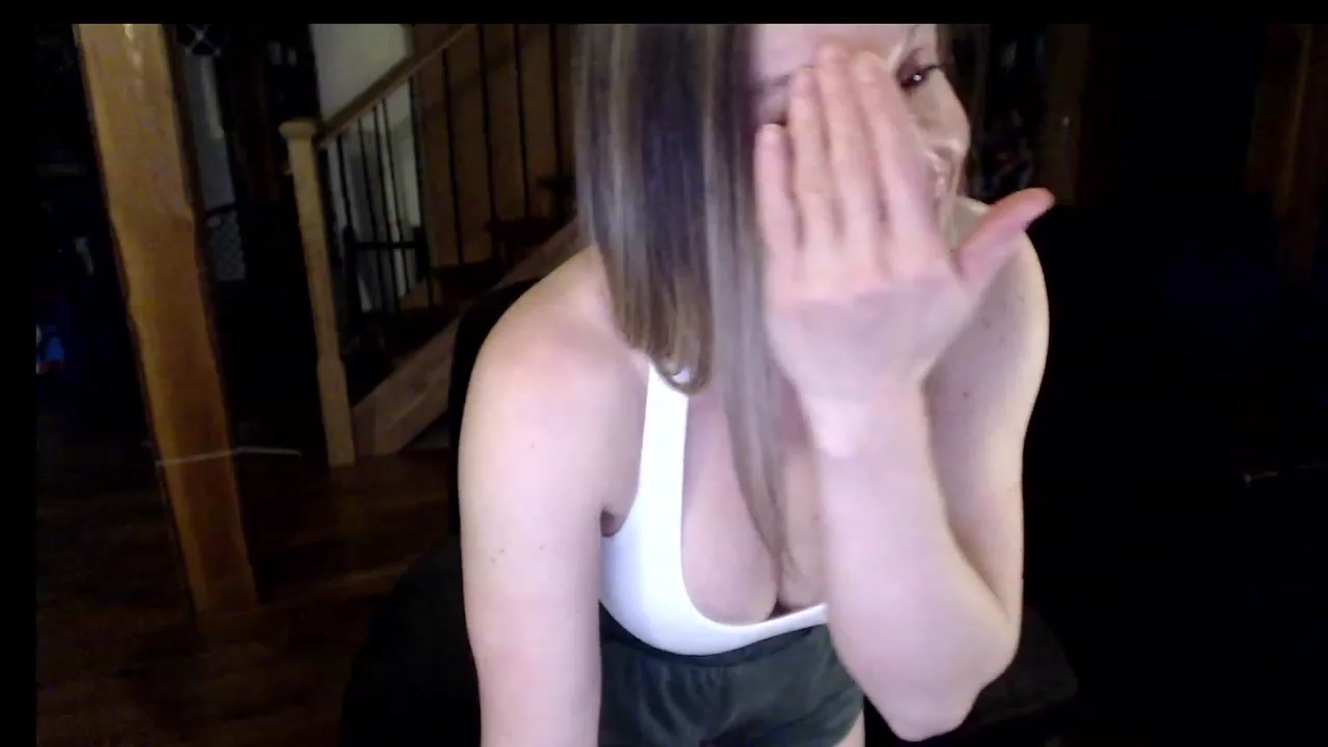 Gallery image thumbnail from KaliGunz's myfreecams stream on, 12/11/2022, 04:50 image 14 of 20