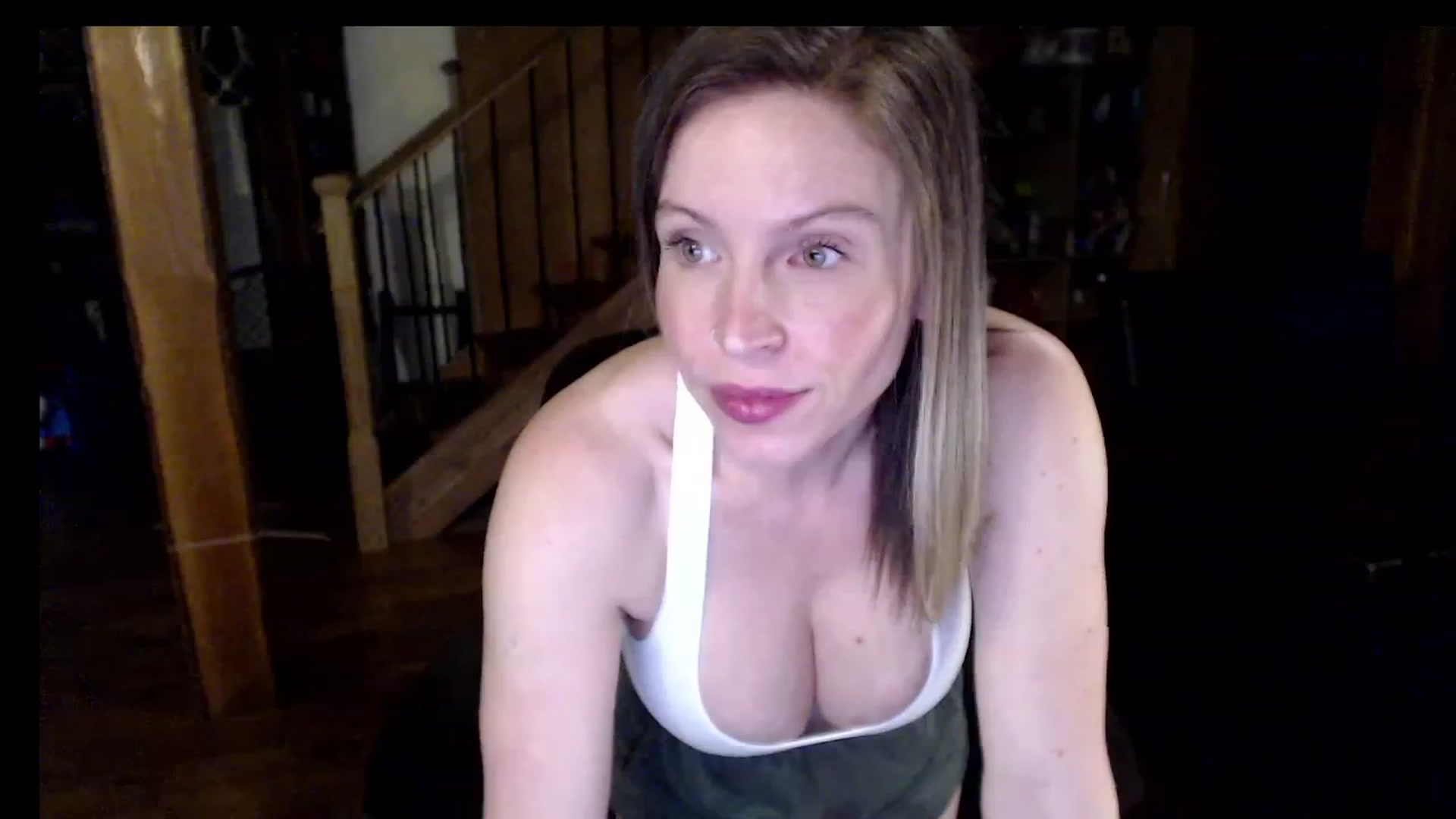 Gallery image thumbnail from KaliGunz's myfreecams stream on, 12/11/2022, 05:21 image 18 of 20