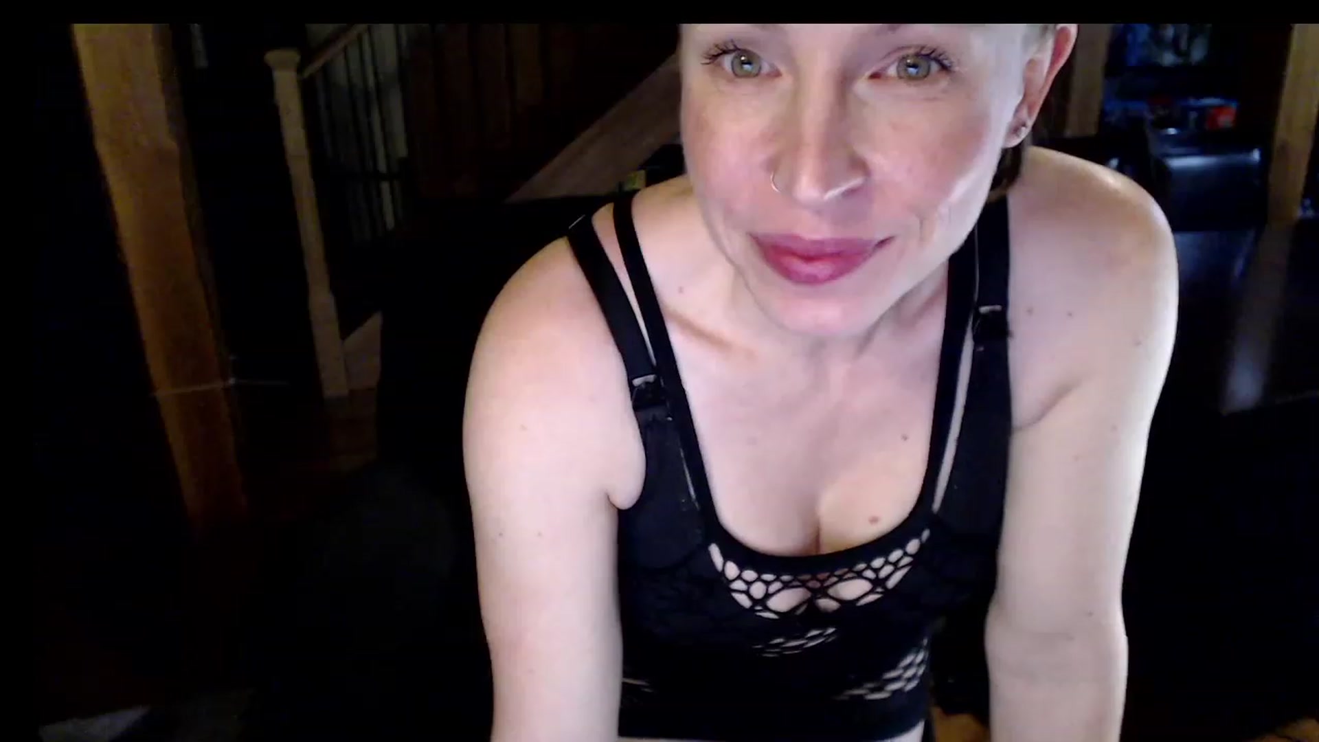 Gallery image thumbnail from KaliGunz's myfreecams stream on, 12/12/2022, 05:02 image 18 of 20