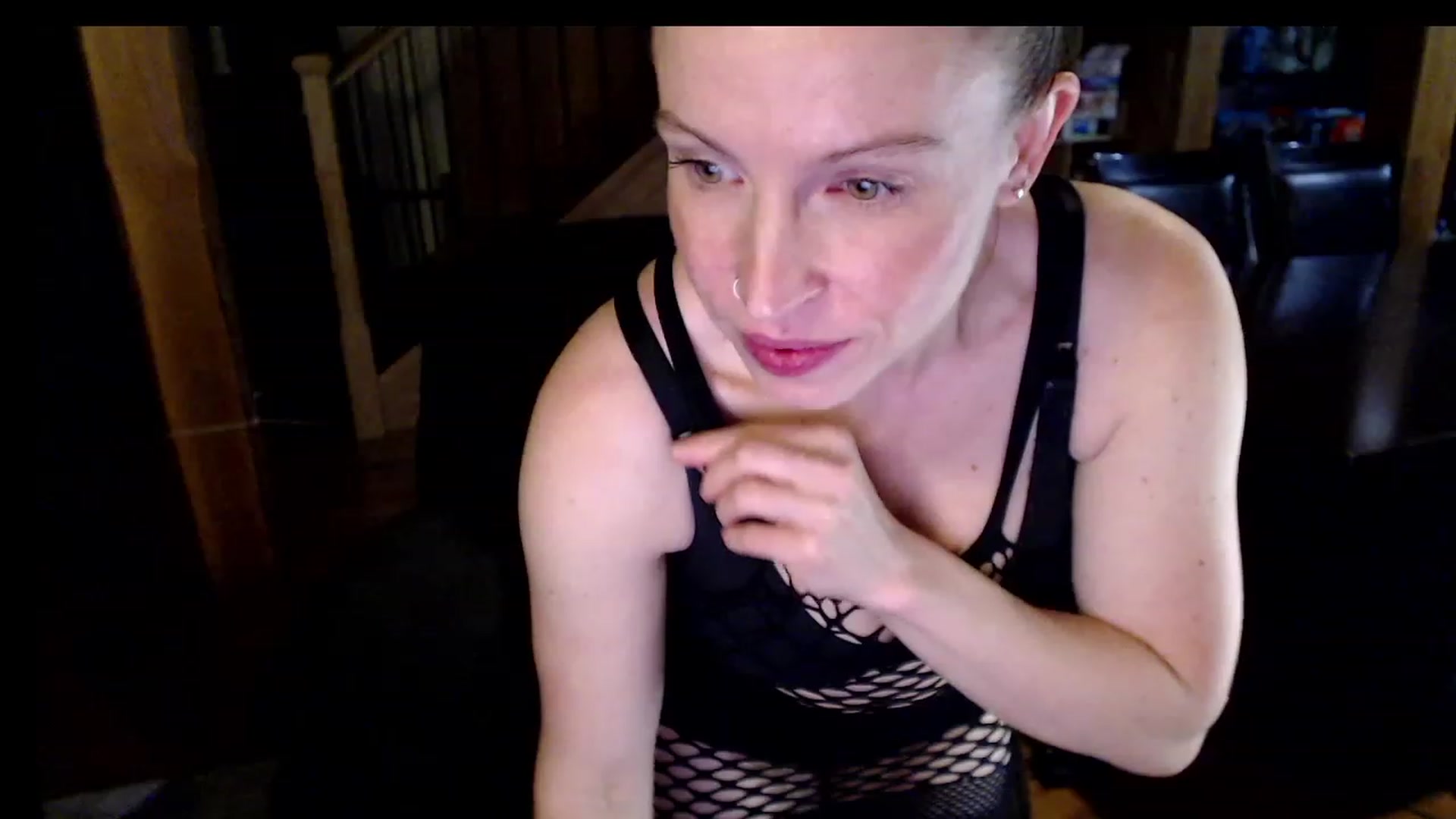 Gallery image thumbnail from KaliGunz's myfreecams stream on, 12/12/2022, 05:02 image 19 of 20