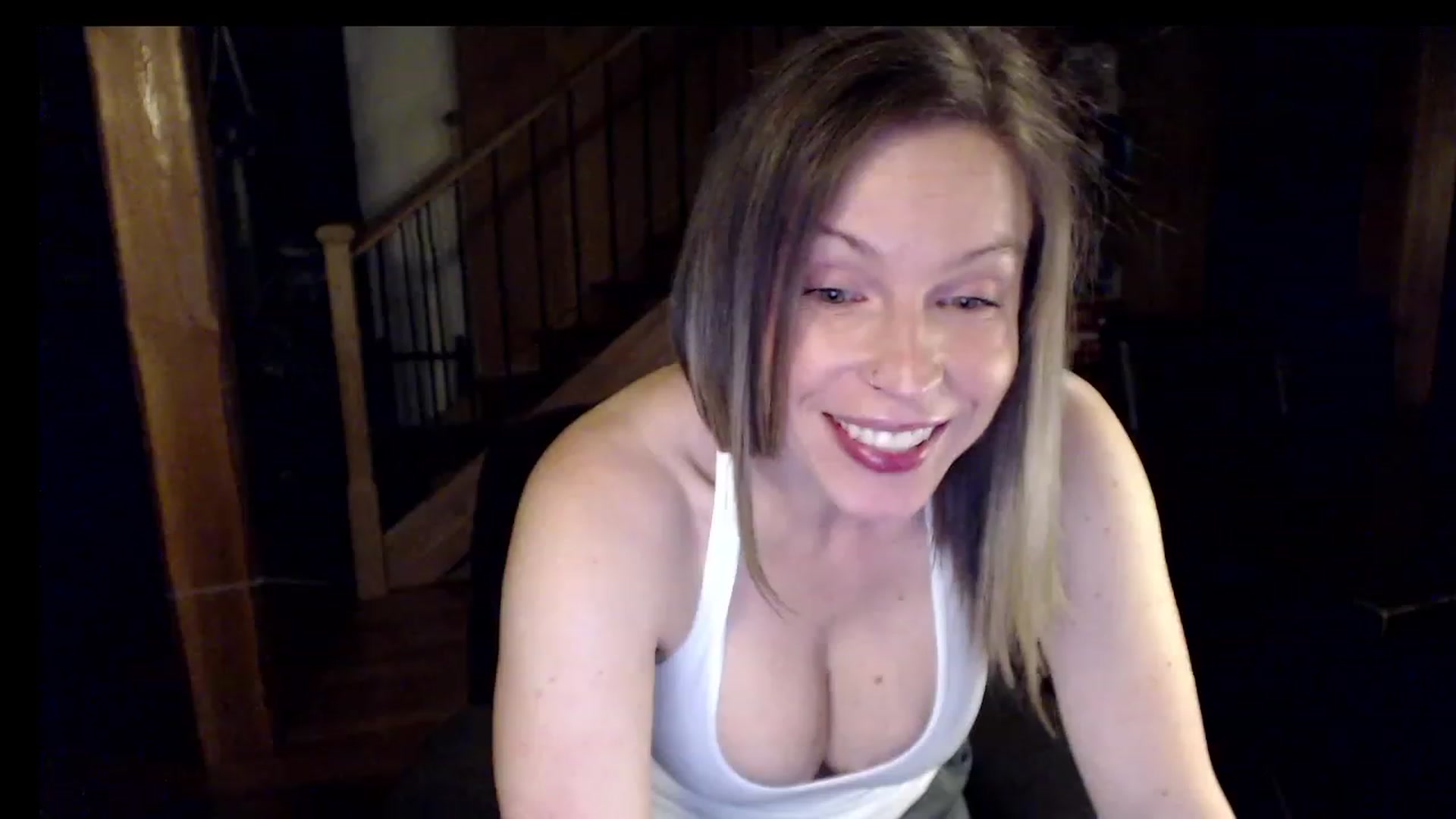Gallery image thumbnail from KaliGunz's myfreecams stream on, 12/15/2022, 05:00 image 13 of 20