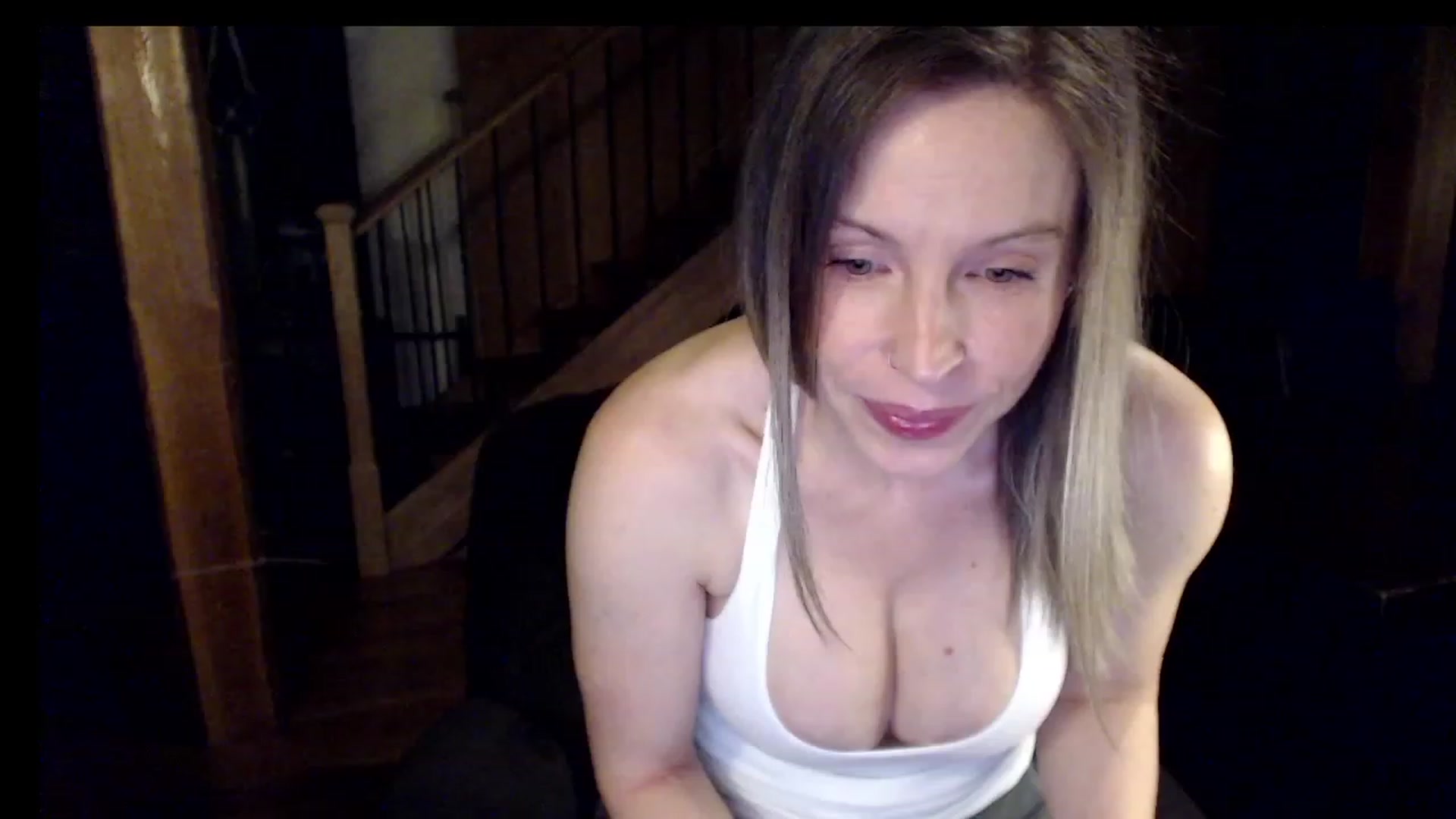 Gallery image thumbnail from KaliGunz's myfreecams stream on, 12/15/2022, 05:00 image 10 of 20