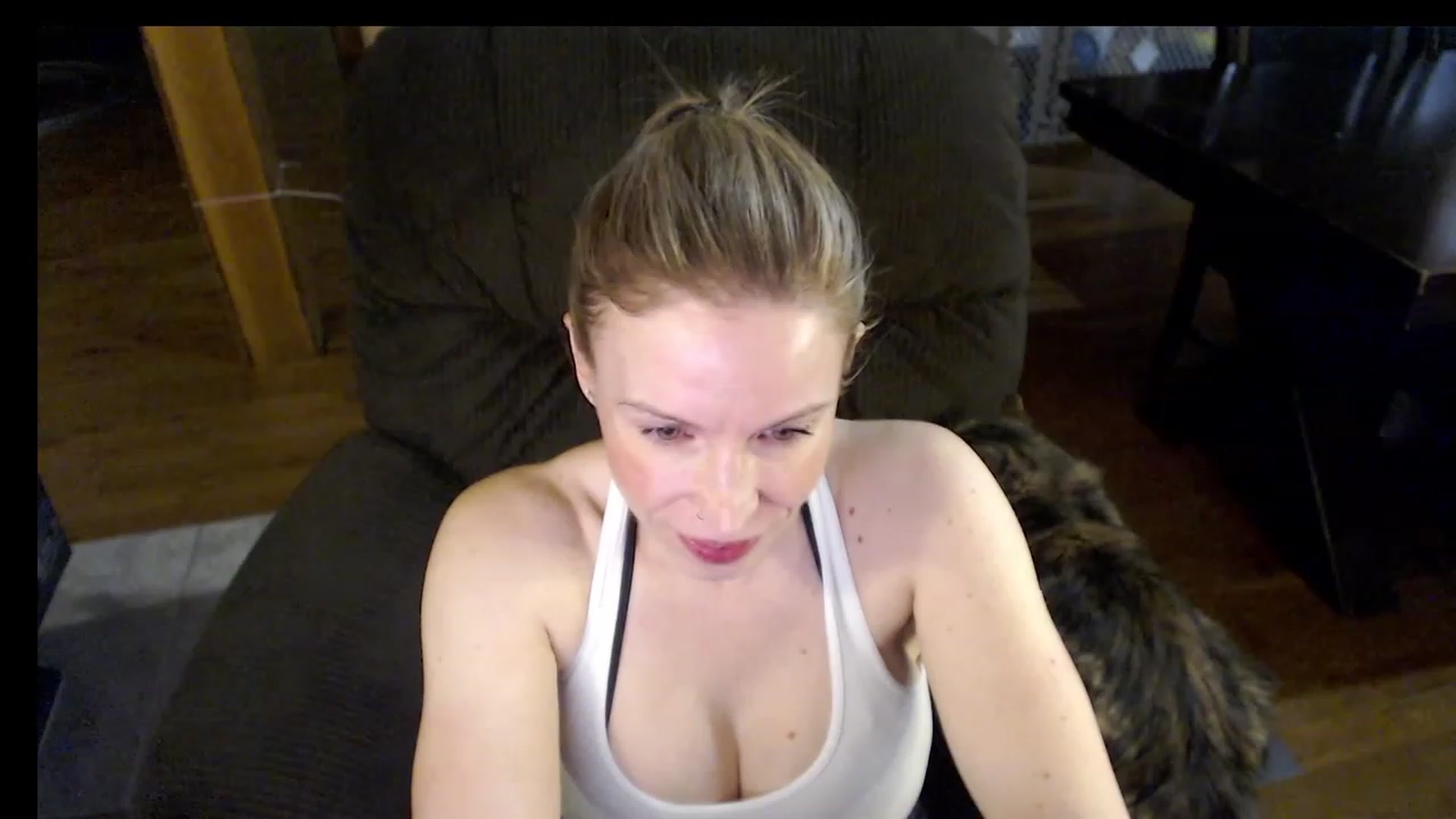 Gallery image thumbnail from KaliGunz's myfreecams stream on, 01/31/2023, 05:13 image 18 of 20