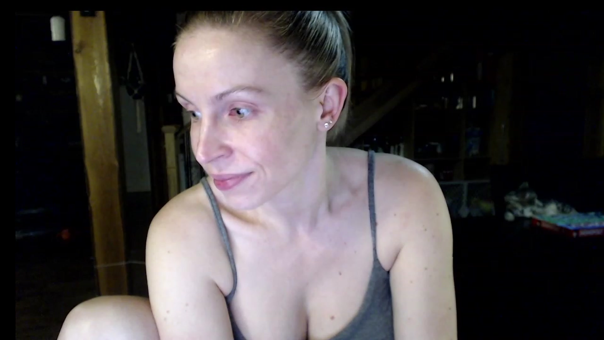 Gallery image thumbnail from KaliGunz's myfreecams stream on, 02/03/2023, 06:14 image 14 of 20