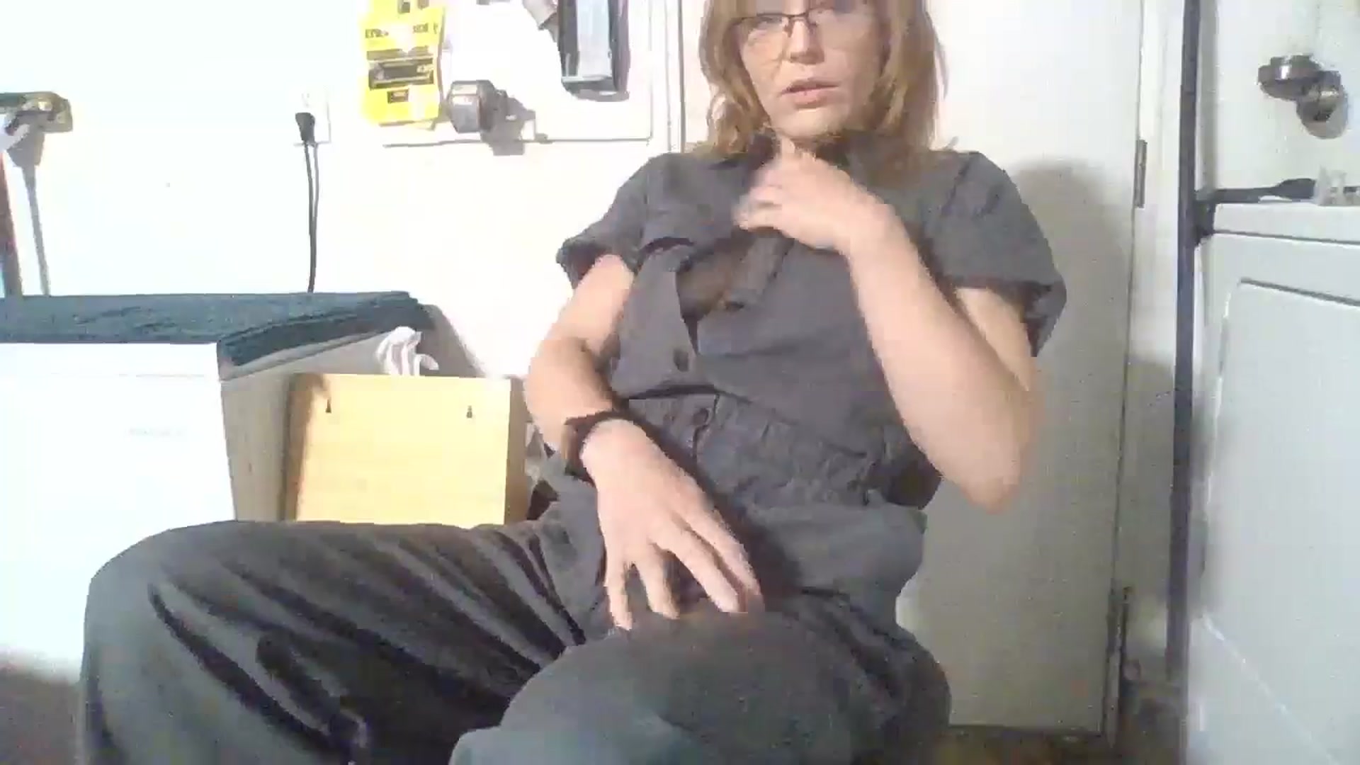 Gallery image thumbnail from KallieA's myfreecams stream on, 01/02/2025, 10:47 image 10 of 20