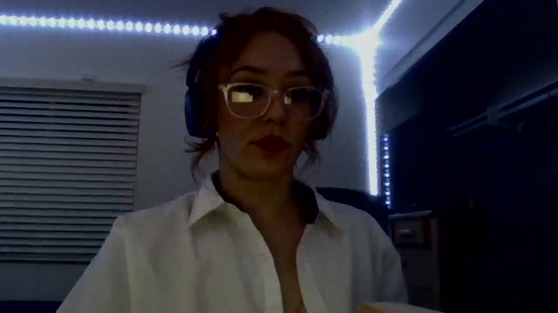 Gallery image thumbnail from KallieArches's myfreecams stream on, 11/08/2024, 10:28 image 19 of 20