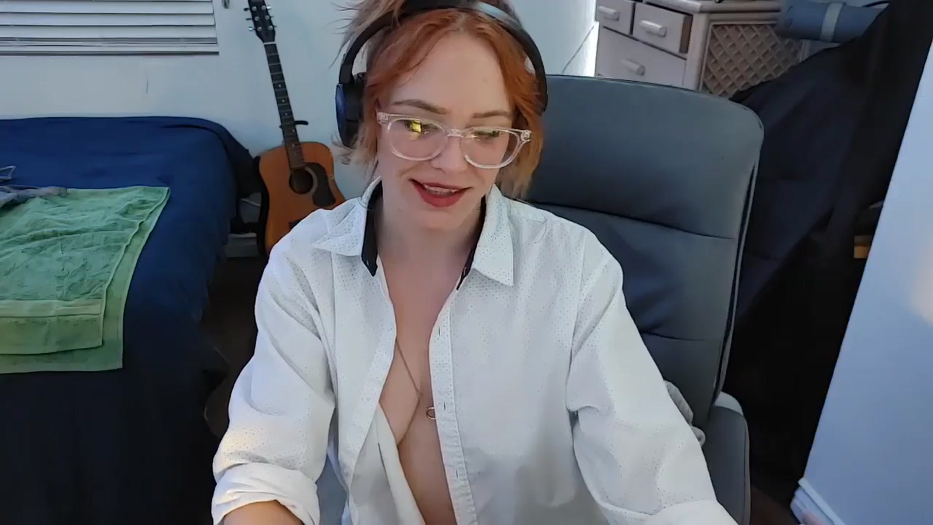 Gallery image thumbnail from KallieArches's myfreecams stream on, 11/08/2024, 11:27 image 17 of 20