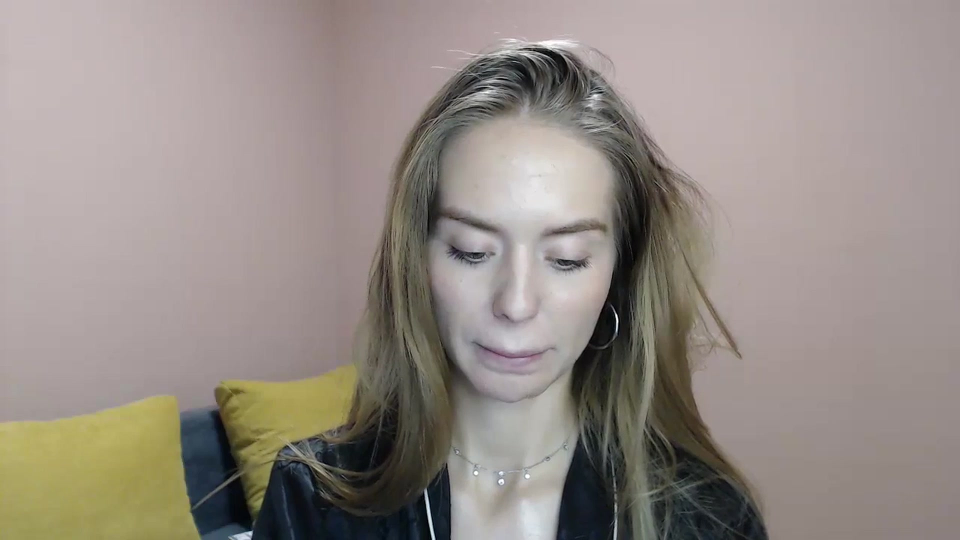 Gallery image thumbnail from KamiShine's myfreecams stream on, 08/12/2024, 10:58 image 13 of 20