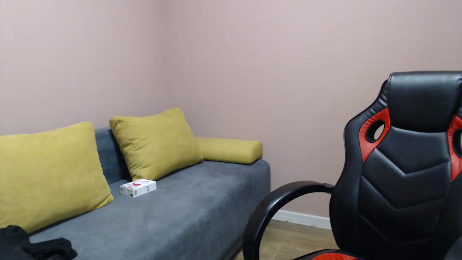 Gallery image thumbnail from KamiShine's myfreecams stream on, 08/12/2024, 13:10 image 7 of 20