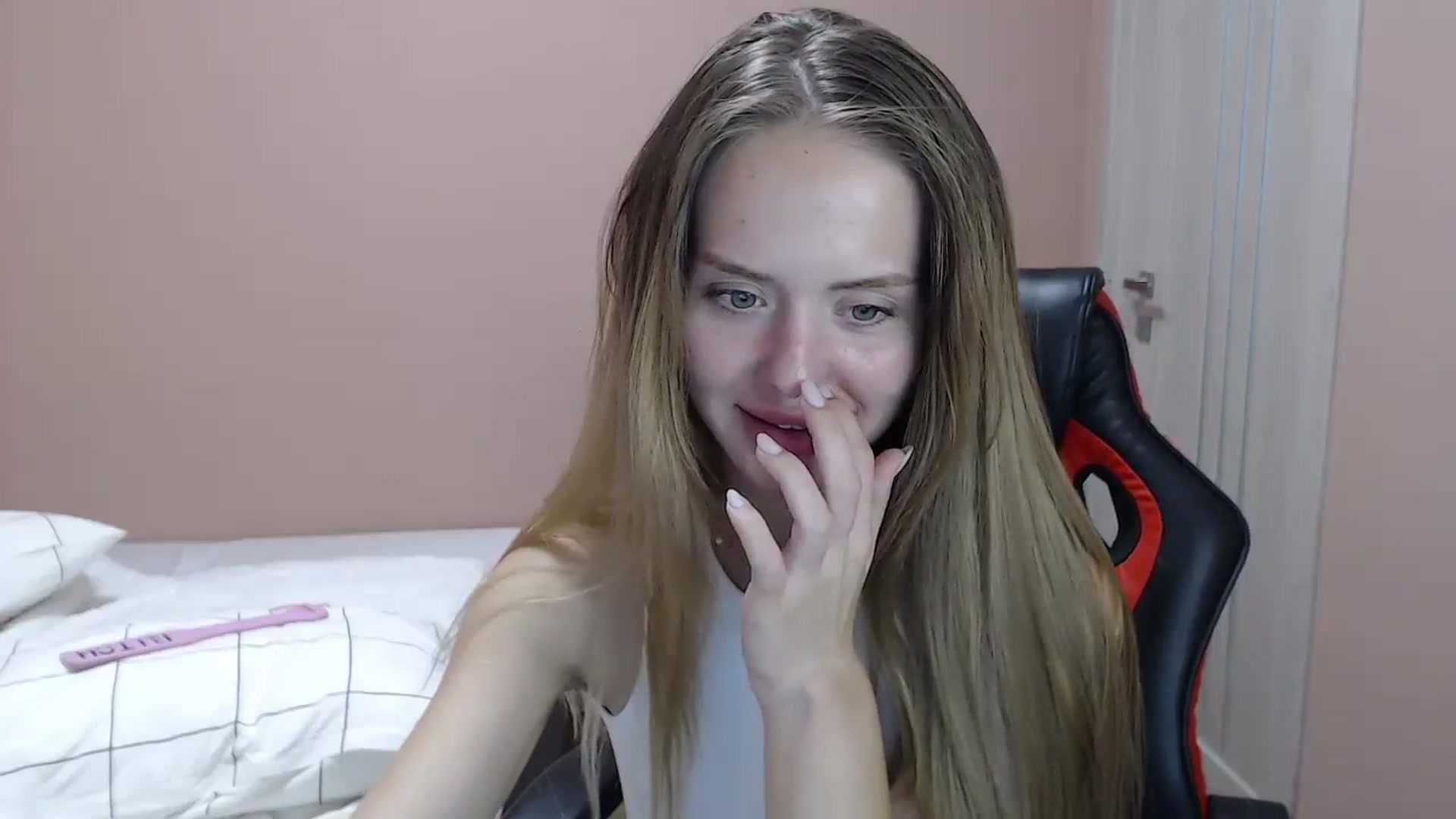 Gallery image thumbnail from KamiShine's myfreecams stream on, 09/03/2024, 12:45 image 4 of 20