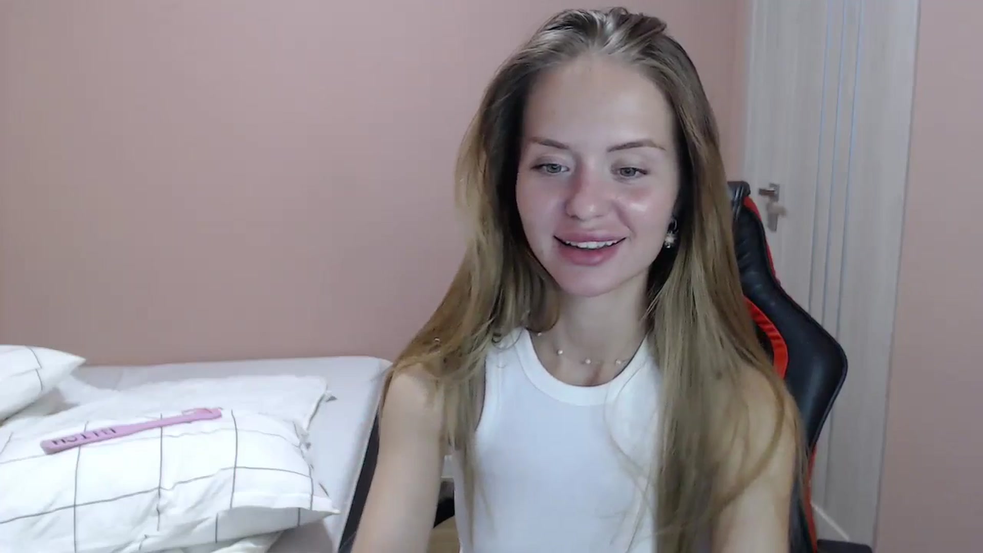 Gallery image thumbnail from KamiShine's myfreecams stream on, 09/03/2024, 12:45 image 8 of 20